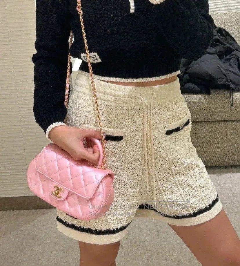 Chanel beige embroidered logo knit shorts. Size 35" - 4 Thumbnail