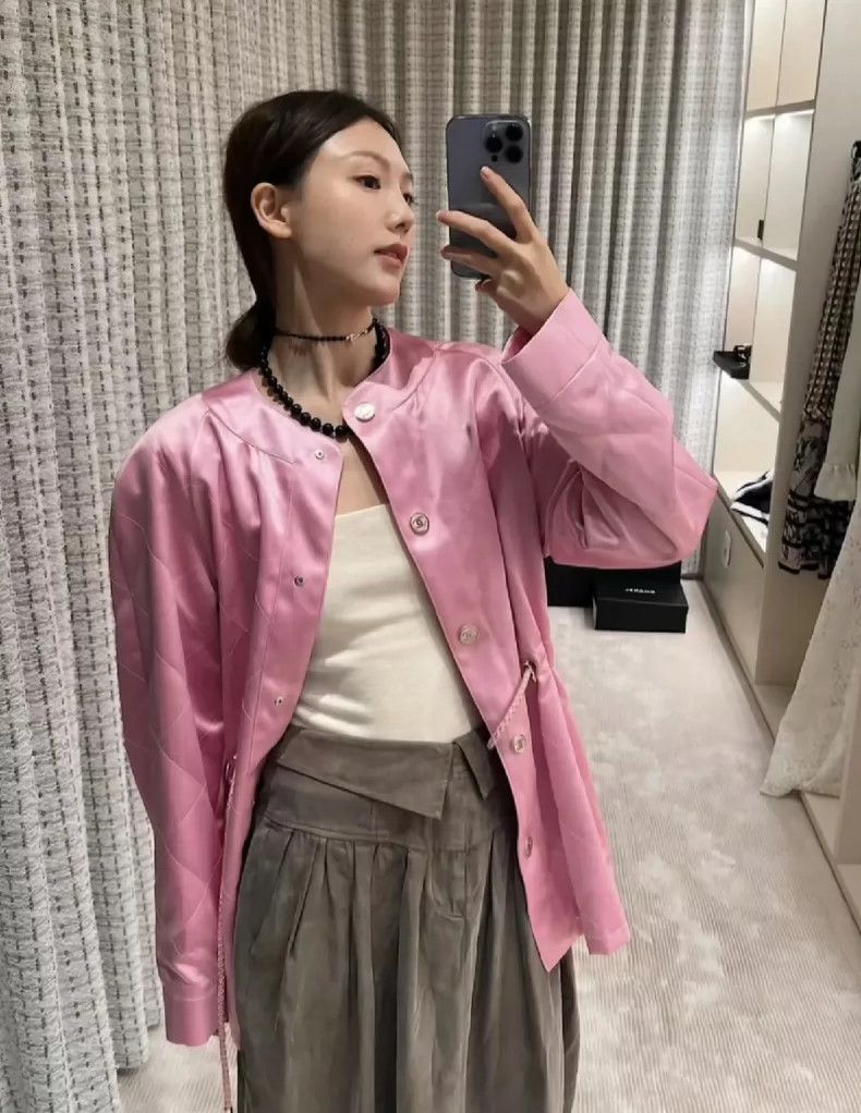 Chanel Chanel 23P pink diamond silk drawstring jacket Size S / US 4 / IT 40 - 9 Thumbnail