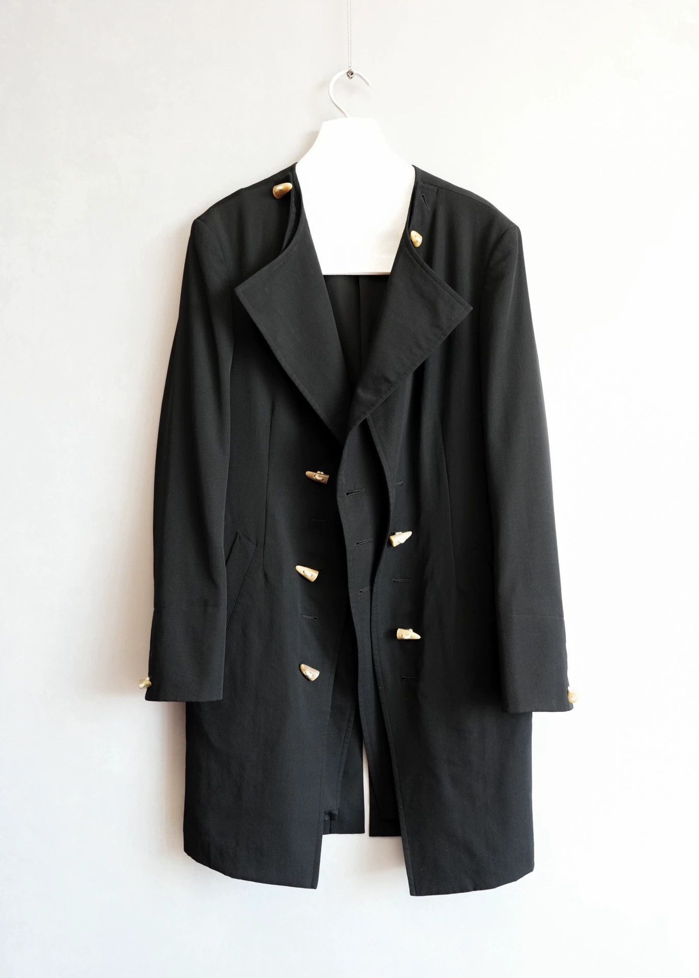 Yohji Yamamoto Yohji Yamamoto 12AW Dbl Horn Button Long J73 S2 Size US M / EU 48-50 / 2 - 1 Thumbnail