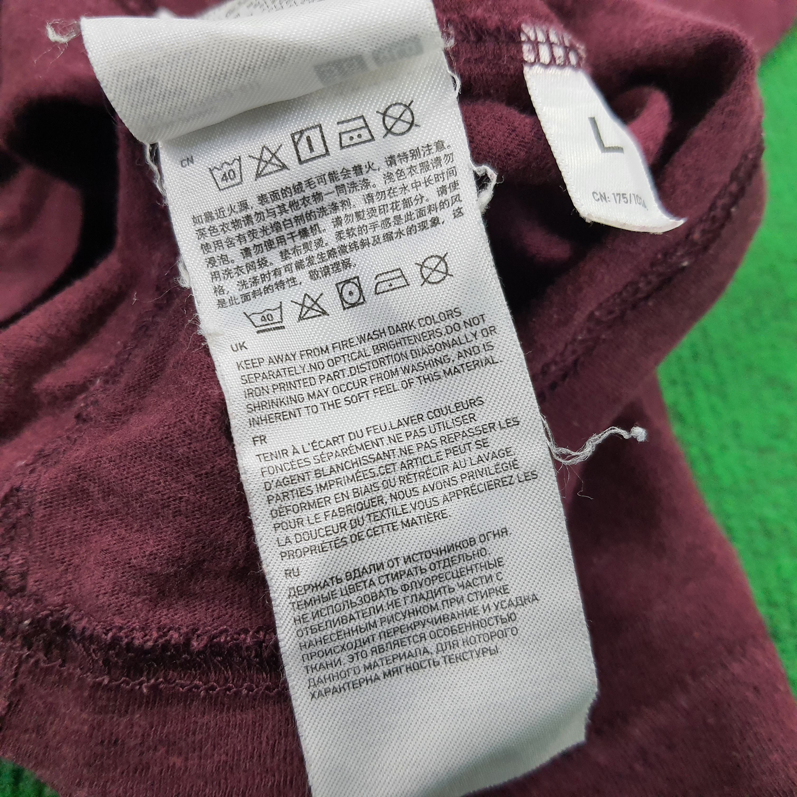 Japanese Brand × Undercover Vintage Uniqlo Undercover Japanese Brand T-shirt Size US M / EU 48-50 / 2 - 7 Thumbnail