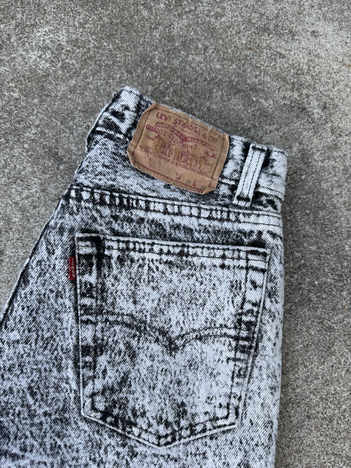 Levi's × Vintage Vtg 90’s Levis 701xx Buttonfly Acid Black Jeans Size 25x31 Size 25" / US 0 / IT 36 - 4 Thumbnail