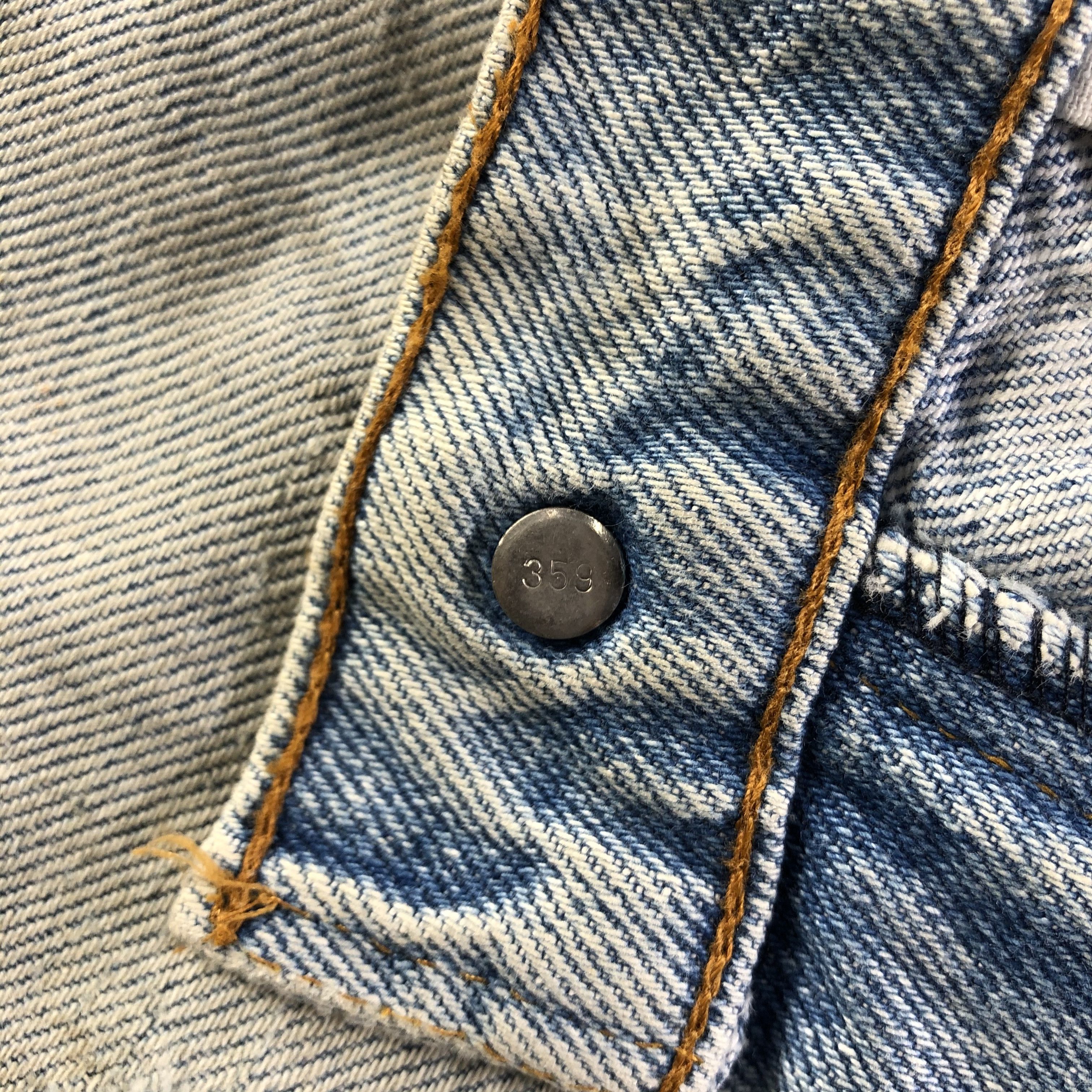 Levi's 90s Vintage Light Wash Levis Jeans-J3818 Size US 31 - 8 Thumbnail