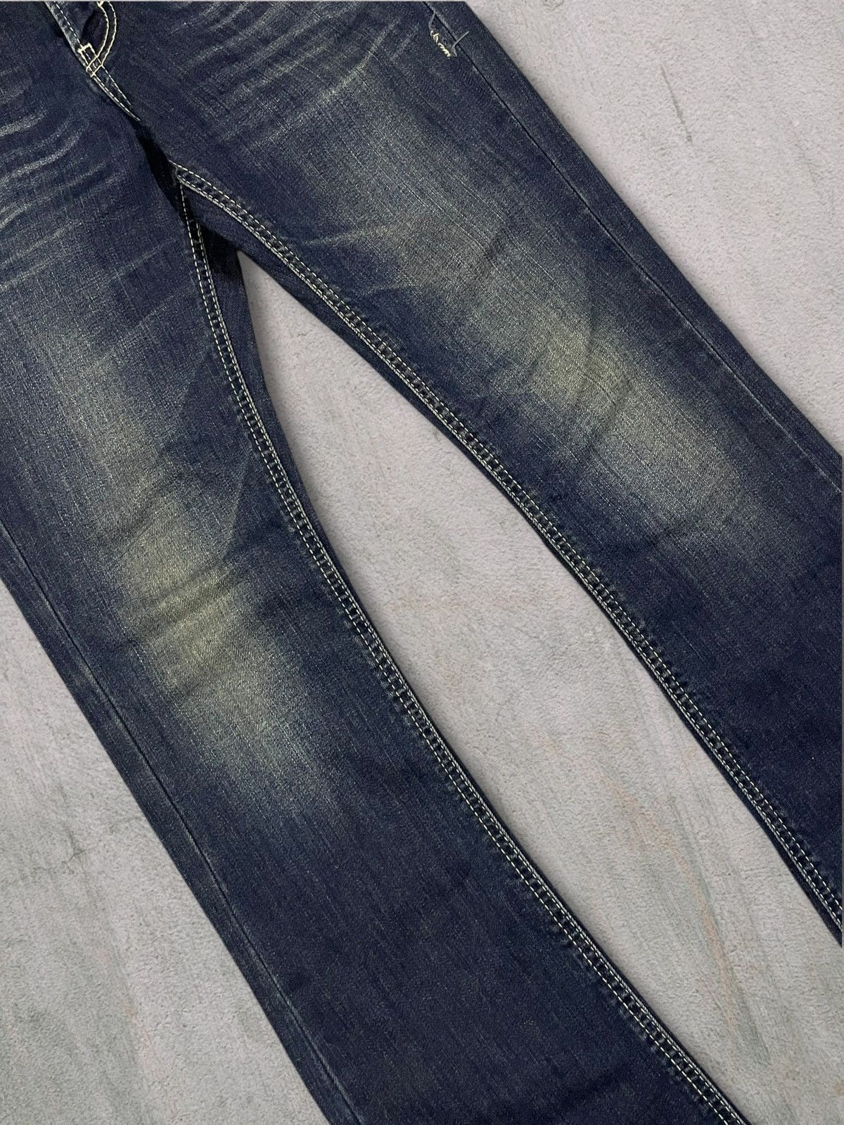 Japanese Brand Vintage Japanese Y2K Women’s Low Rise Bootcut Dark Jeans Size 28" / US 6 / IT 42 - 7 Thumbnail