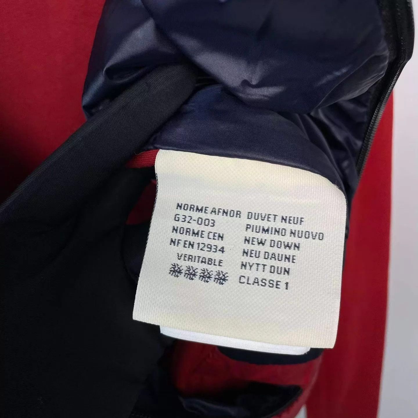 Moncler Moncler red lightweight down jacket 260318TMJAB49 Size S / US 4 / IT 40 - 5 Thumbnail