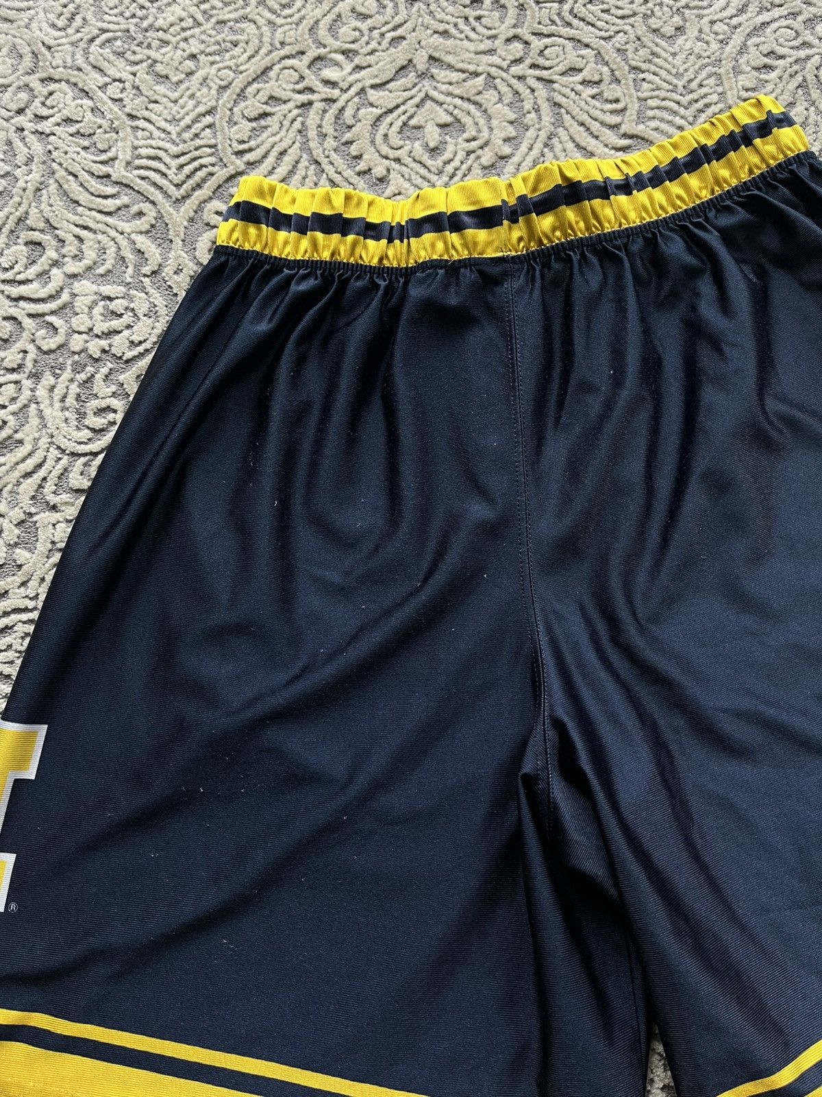 Nike Nike Michigan Wolverines Basktball vintage Shorts 90s rare Size US 34 / EU 50 - 4 Thumbnail