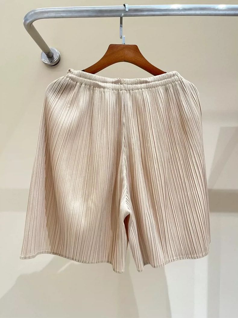 Issey Miyake issey miyake size:m Champagne gold shorts 2505-Nextarrow Size 42" / US 20 - 4 Thumbnail