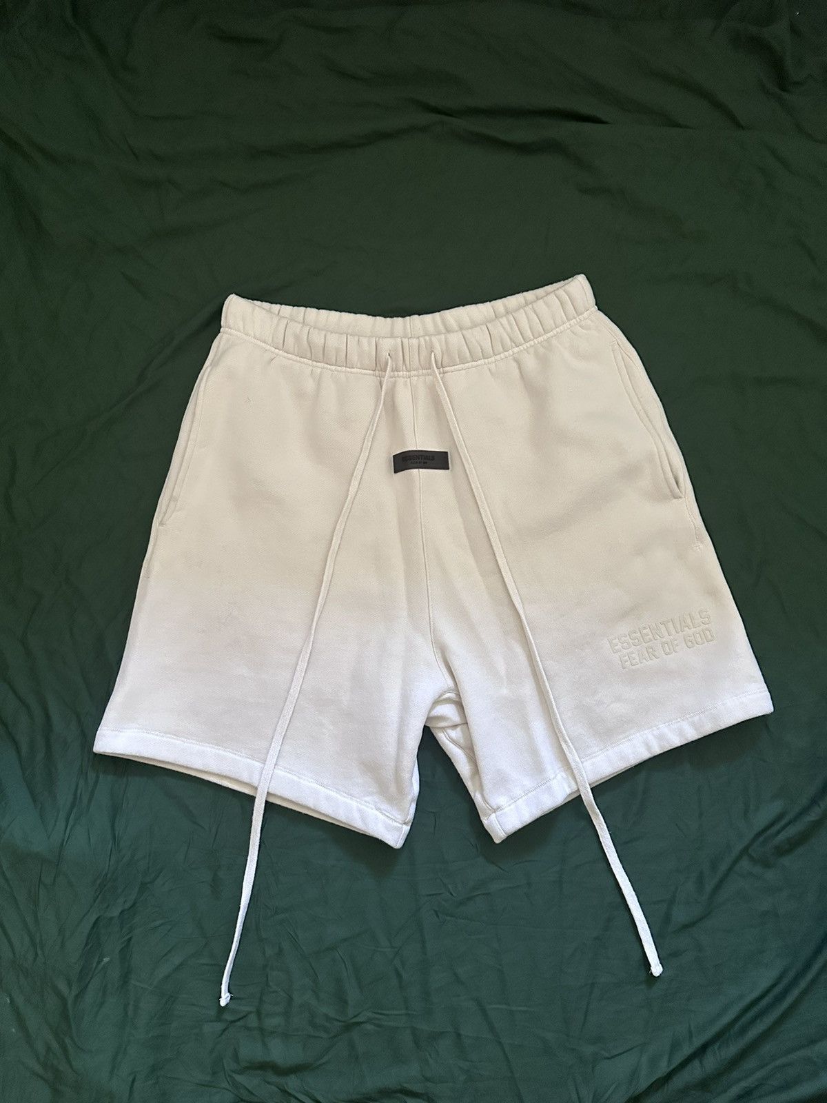 Fear of god essentials egg shell sweatshort size outlet small