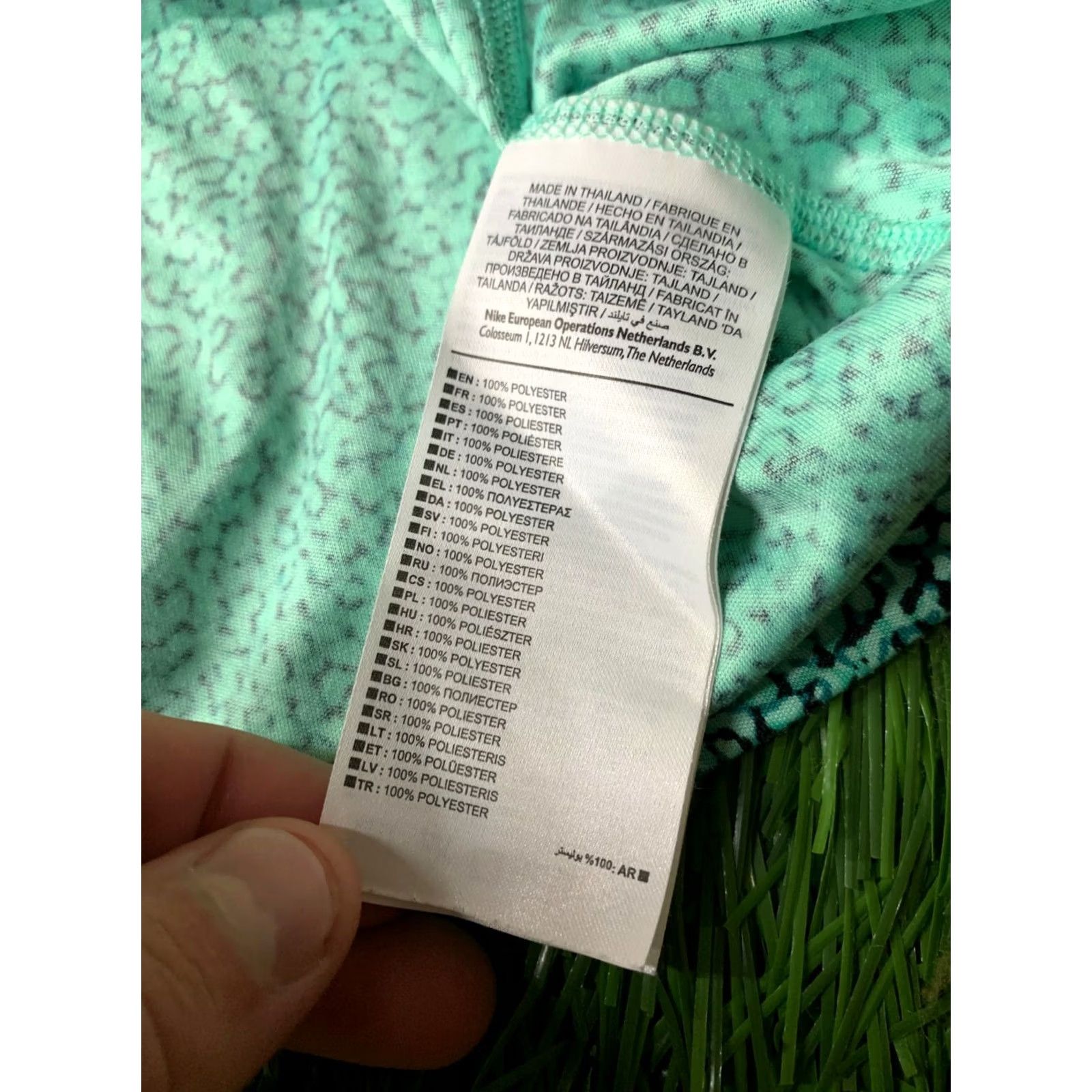 Nike Nike Dri-FIT Original Run Running Reflective Women Training Shirt Jersey XL Green and Black 2015 Nike Shirt Womens XL Size XL / US 12-14 / IT 48-50 - 7 Thumbnail