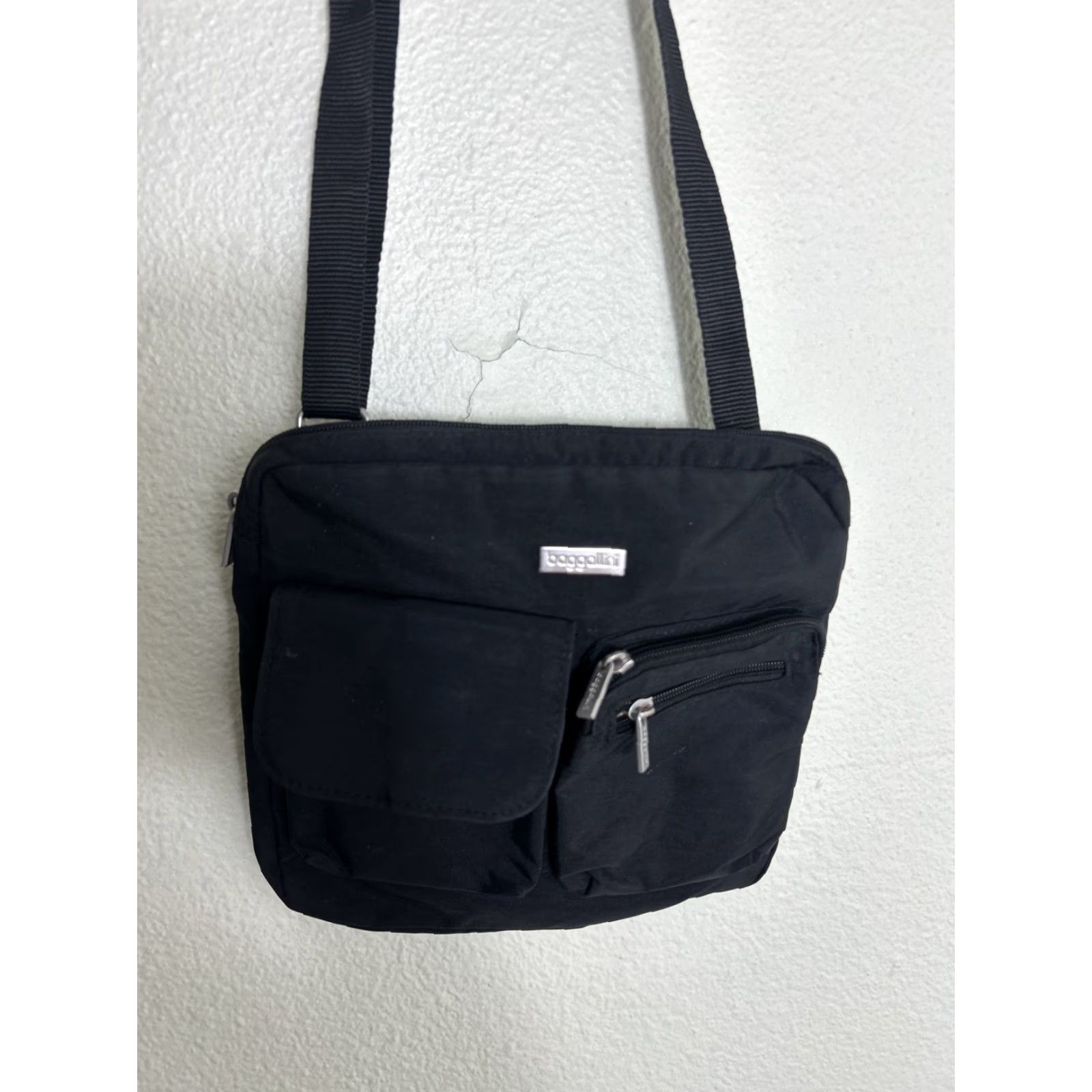 Vintage VINTAGE Baggallini Crossbody Bag Black Small Womens Small Nylon Snap Flaw Broken Snap 10x10x1 Size ONE SIZE - 2 Thumbnail