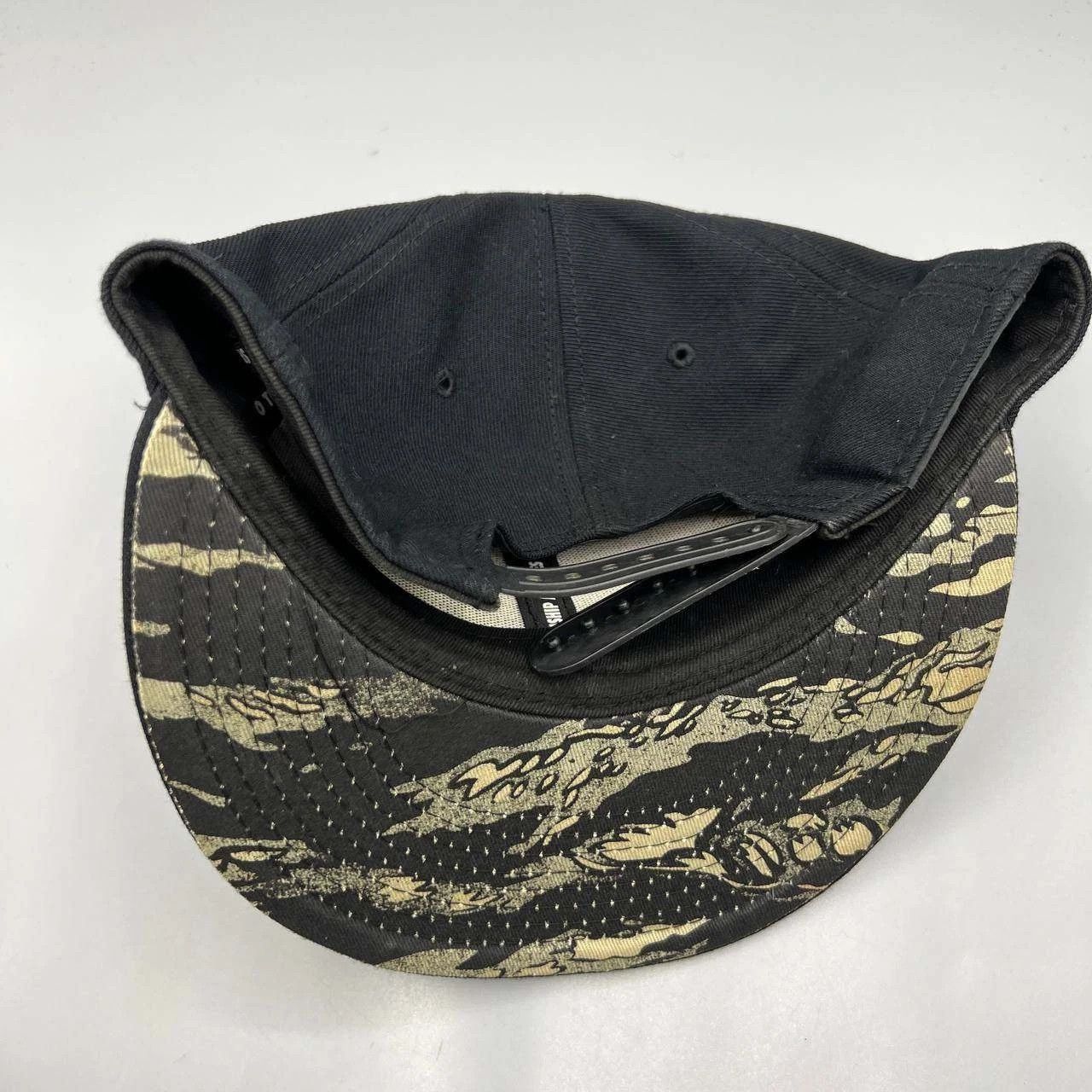 Nike Nike True Swoosh Hat Men Reflective Embroidered Snap Back Size ONE SIZE - 4 Thumbnail