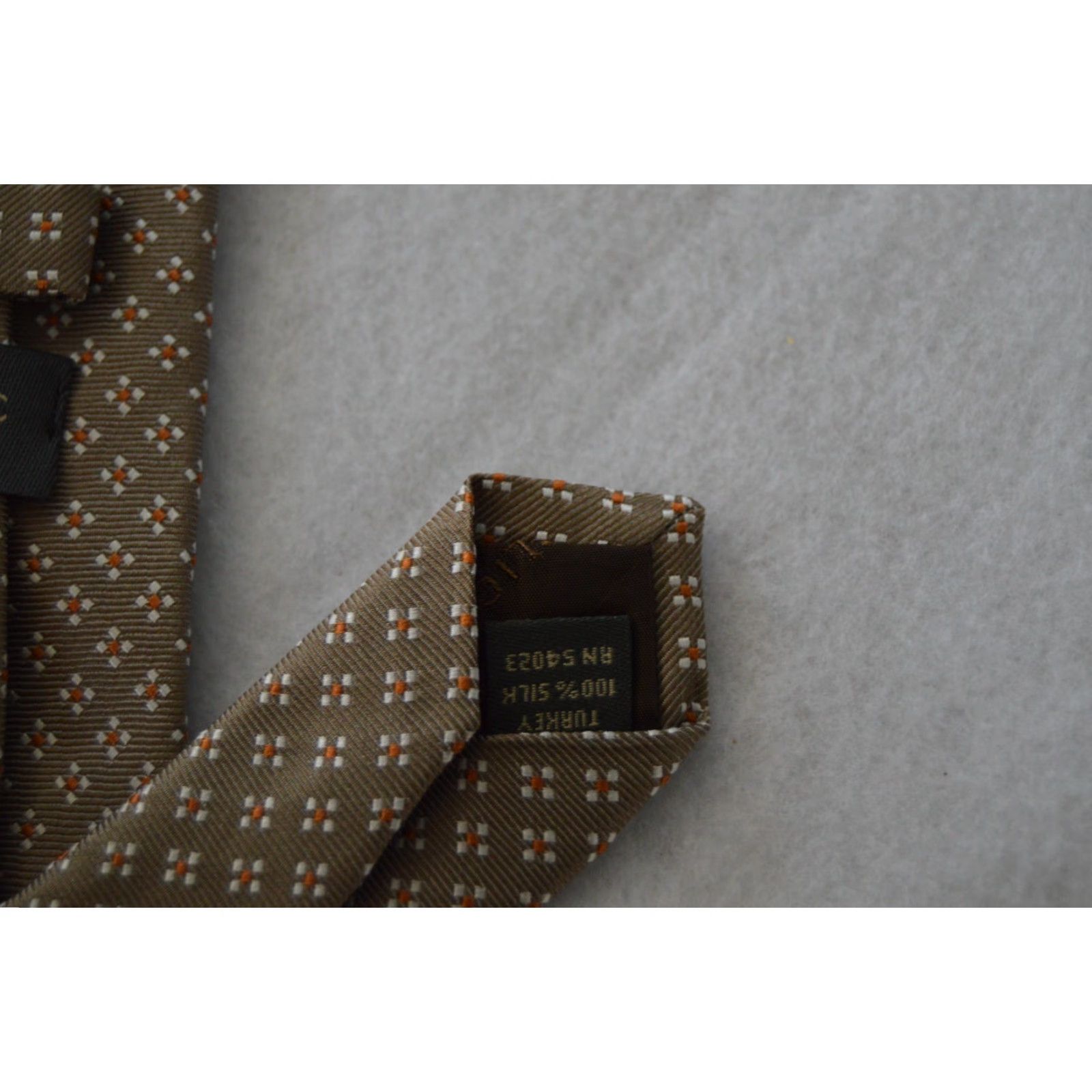 Banana Republic **BANANA REPUBLIC MEN'S BEIGE TIE 3.75 X 58** User: BANANA REPUBLIC MEN'S GEOMETRIC BEIGE TIE 3.75 X 58 Size ONE SIZE - 5 Thumbnail