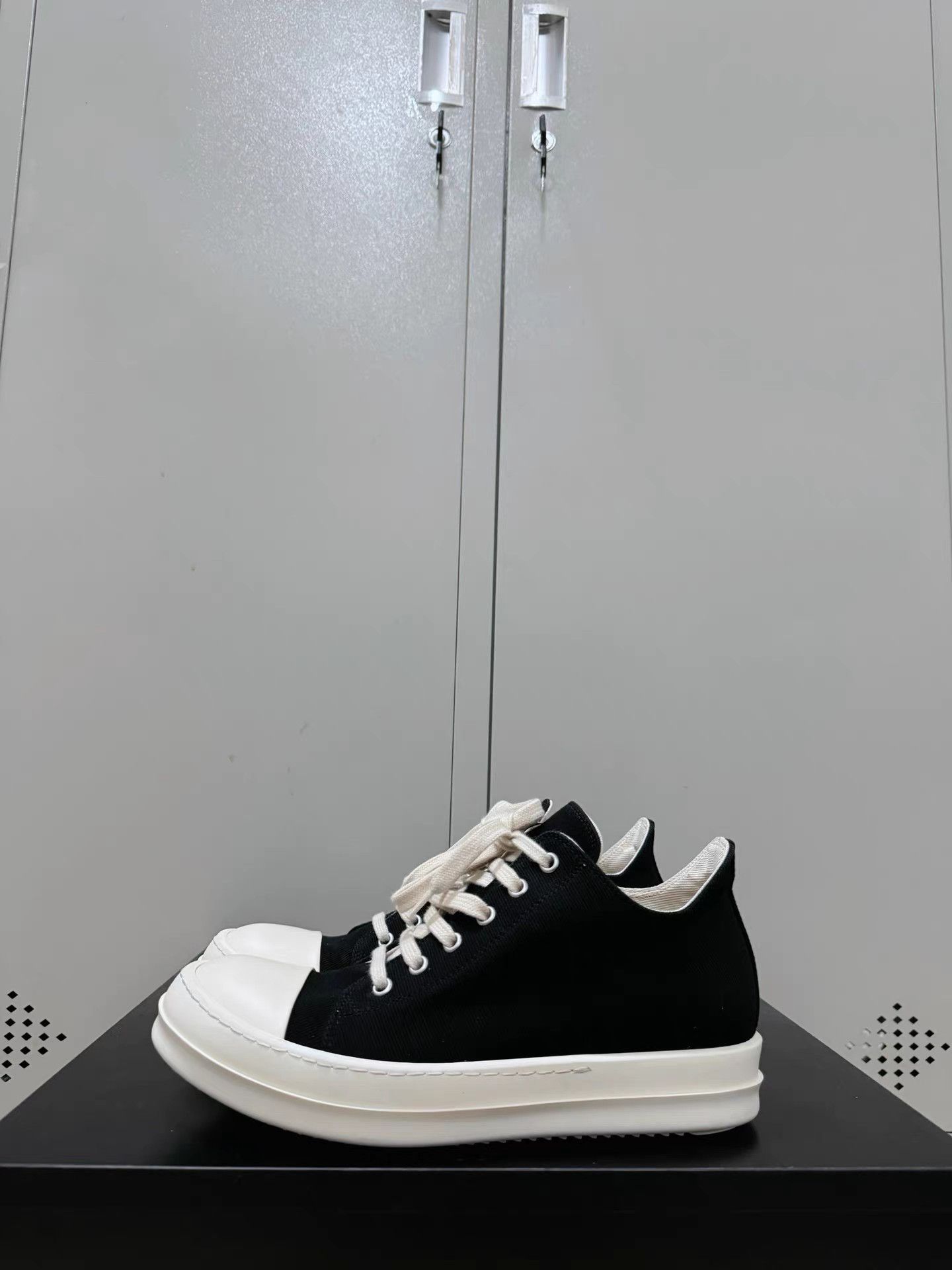 Rick Owens Drkshdw Rick Owens Drkshdw low-top Converse sneakers Size US 6 / EU 39 - 7 Thumbnail