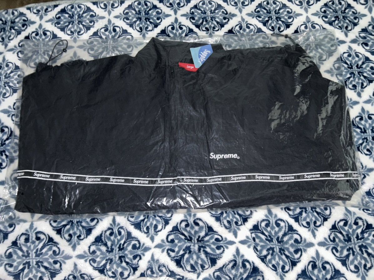 Supreme Supreme logo taping track jacket Size US L / EU 52-54 / 3 - 5 Thumbnail