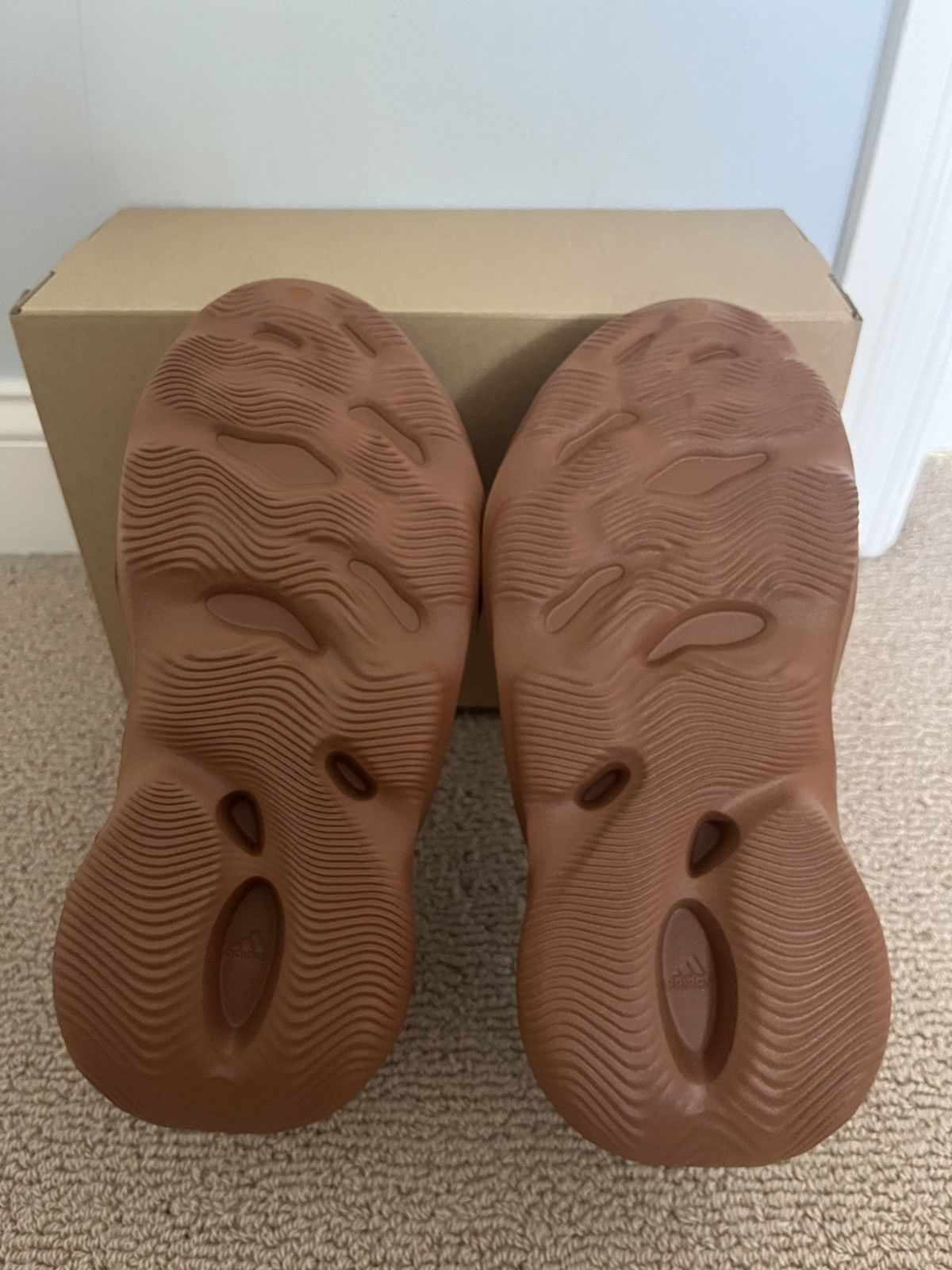 Adidas Yeezy Foam Runner Clay Red Size 11 Size US 11 / EU 44 - 4 Thumbnail