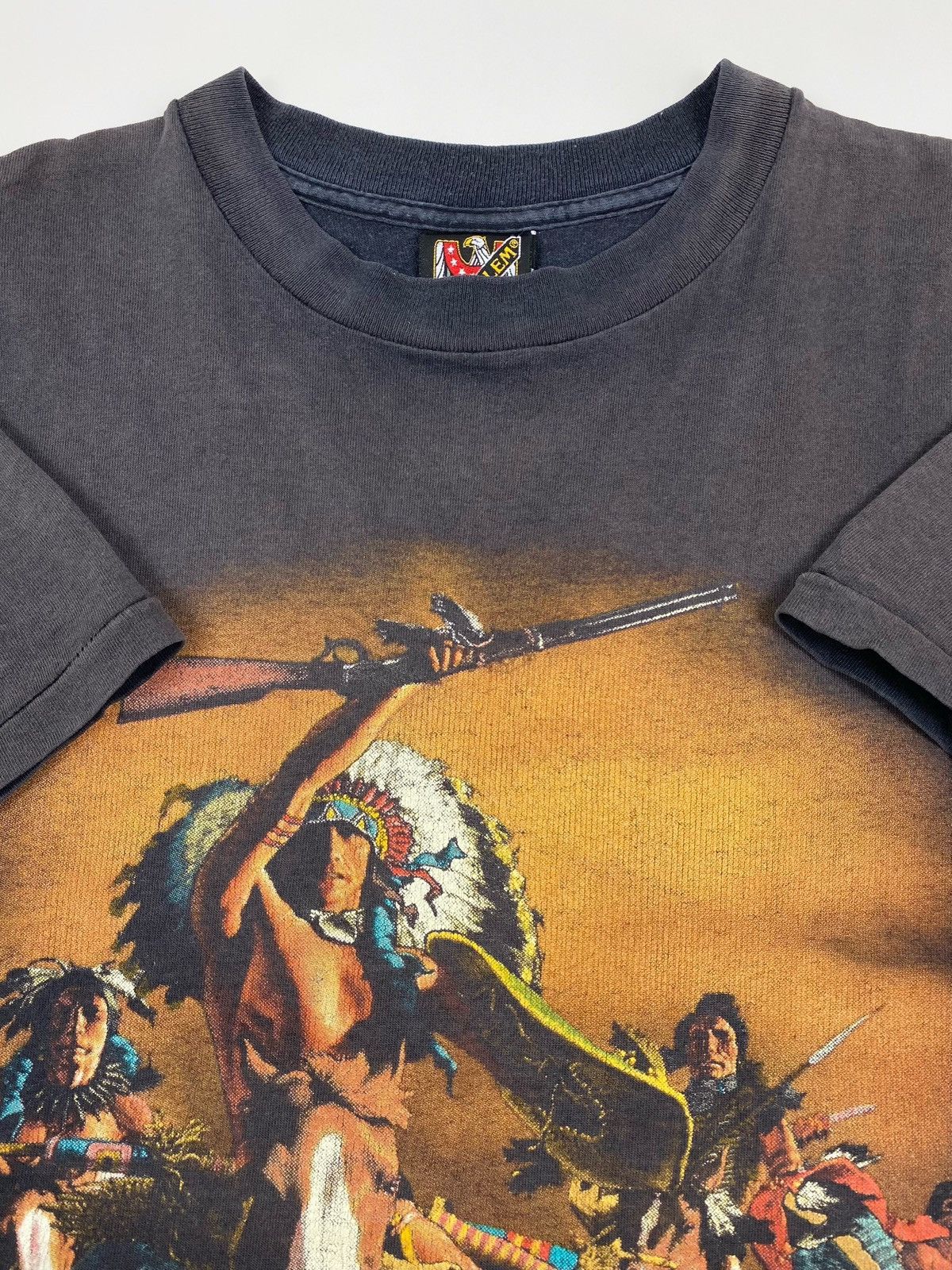 Vintage 1993 Vintage Distressed 3D Emblem Indian Riot Graphic Tee Size US L / EU 52-54 / 3 - 2 Thumbnail