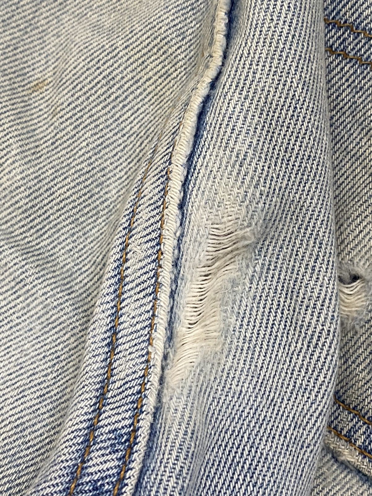 Levi's Vintage 90s Levis 501 Button Fly 311 Distressed Light Blue Size US 31 - 22 Thumbnail