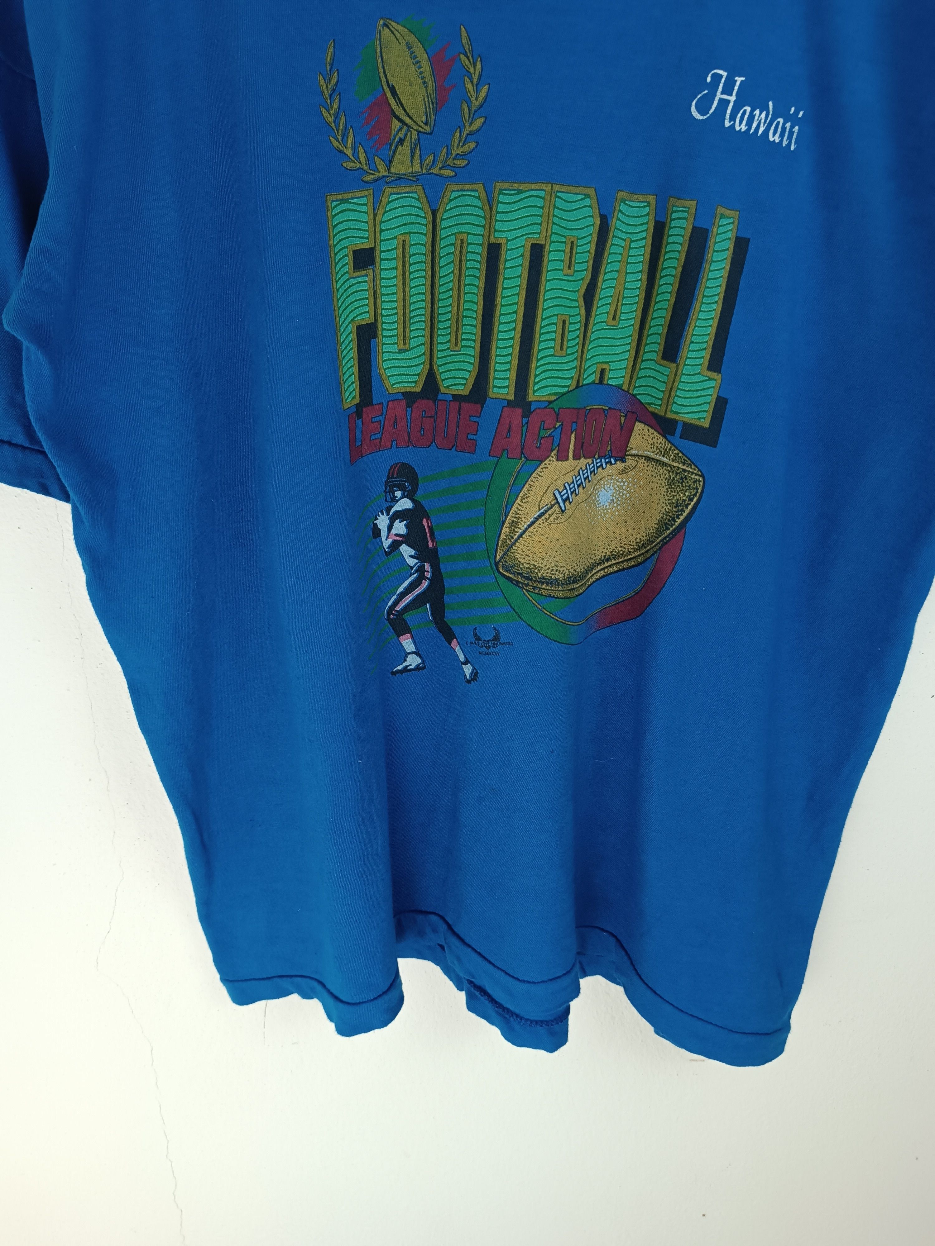 Vintage VINTAGE 90'S BOXY HAWAII FOOTBALL LEAGUE ACTION T VERY RARE Size US L / EU 52-54 / 3 - 6 Thumbnail