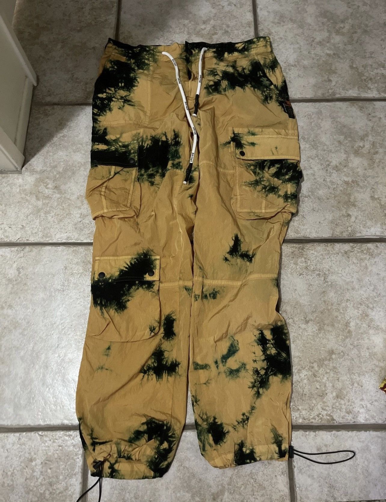 Palm Angels Palm Angles yellow tie die cargo pants Size US 34 / EU 50 - 8 Thumbnail