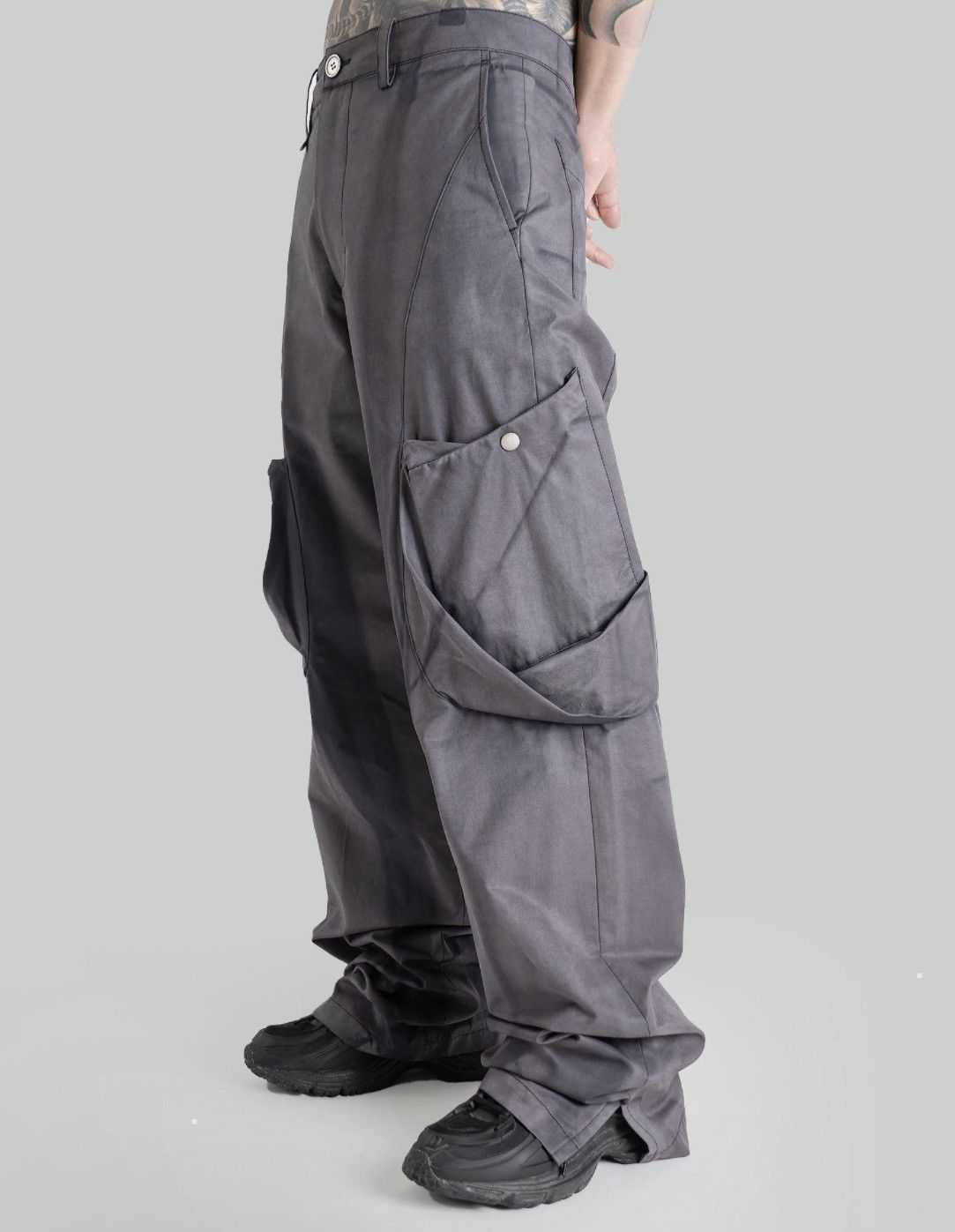 JiyongKim SUN-BLEACHED DRAPED POCKET TROUSERS Size US 30 / EU 46 - 1 Thumbnail