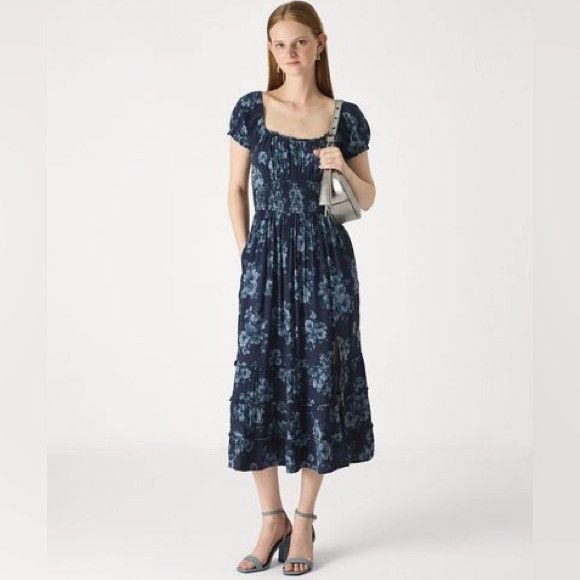 Hollister Hollister & Co Sadie Dark Blue Smocked Navy Blue Floral Dres Size S / US 4 / IT 40 - 1 Thumbnail