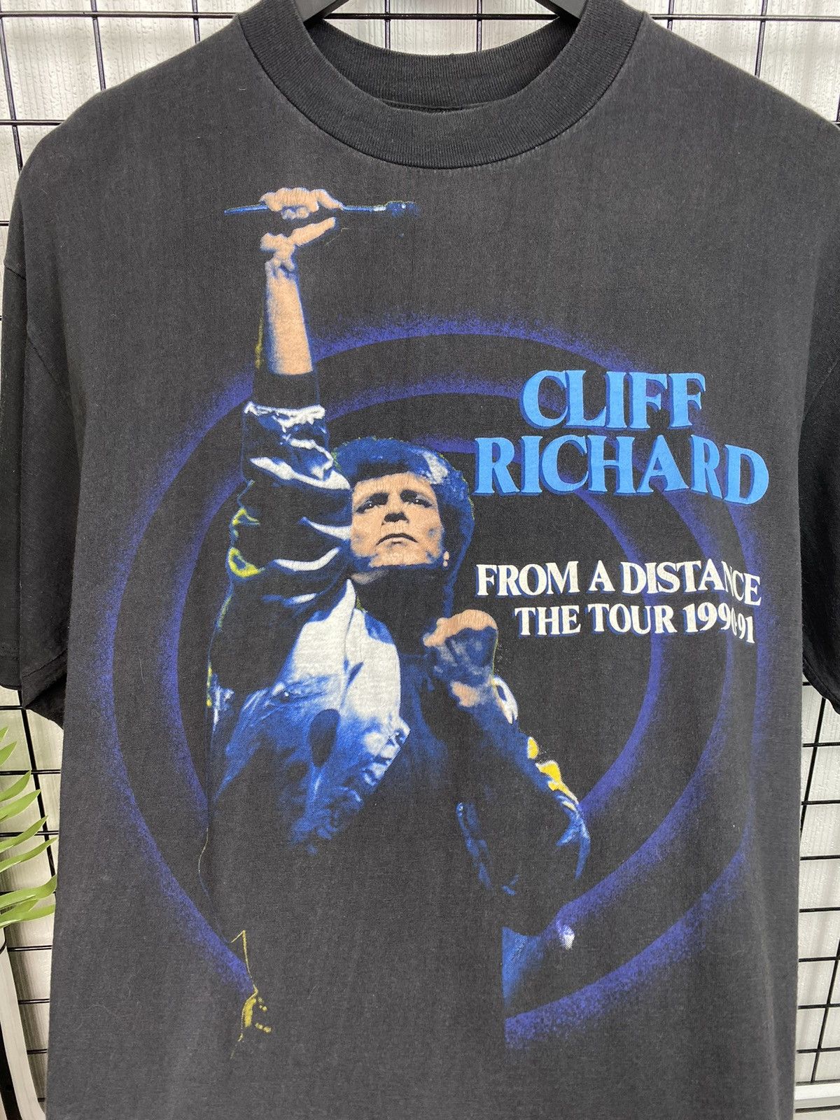 Band Tees × Vintage Vintage 1990-1991 Cliff Richard Tour T Shirt Men’s Pop Tee Size US L / EU 52-54 / 3 - 9 Thumbnail
