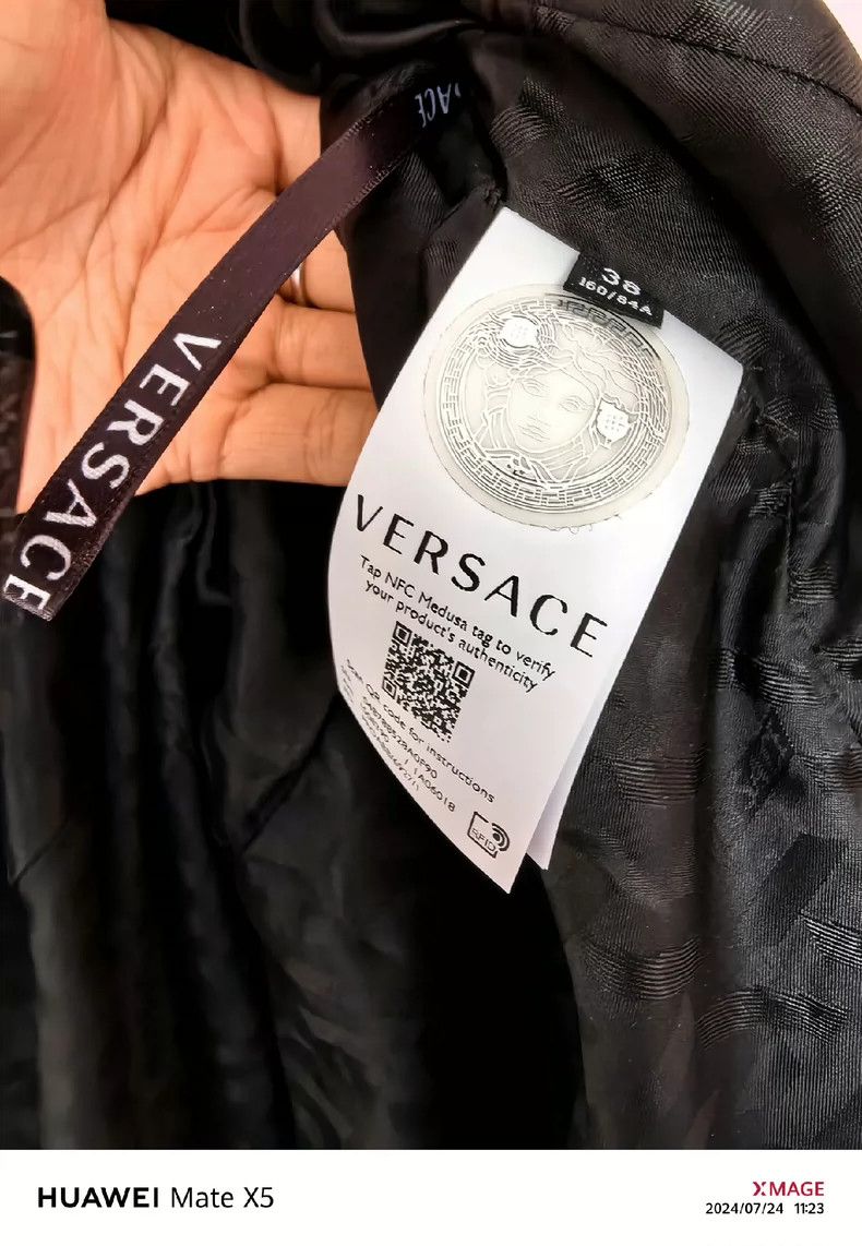 Versace Versace A sleeveless little black dress Size M / US 6-8 / IT 42-44 - 4 Thumbnail
