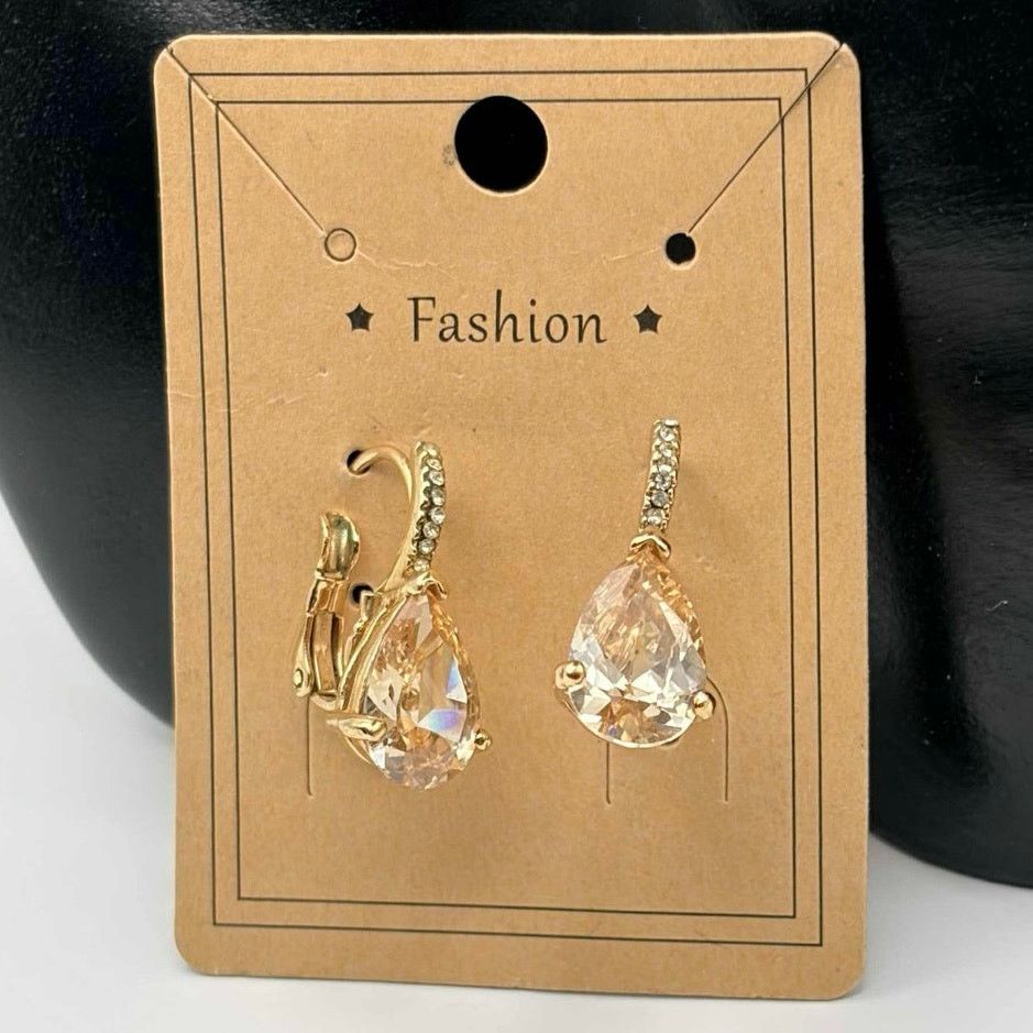 Other Stunning Gold Teardrop Crystal Earrings Size ONE SIZE - 2 Thumbnail