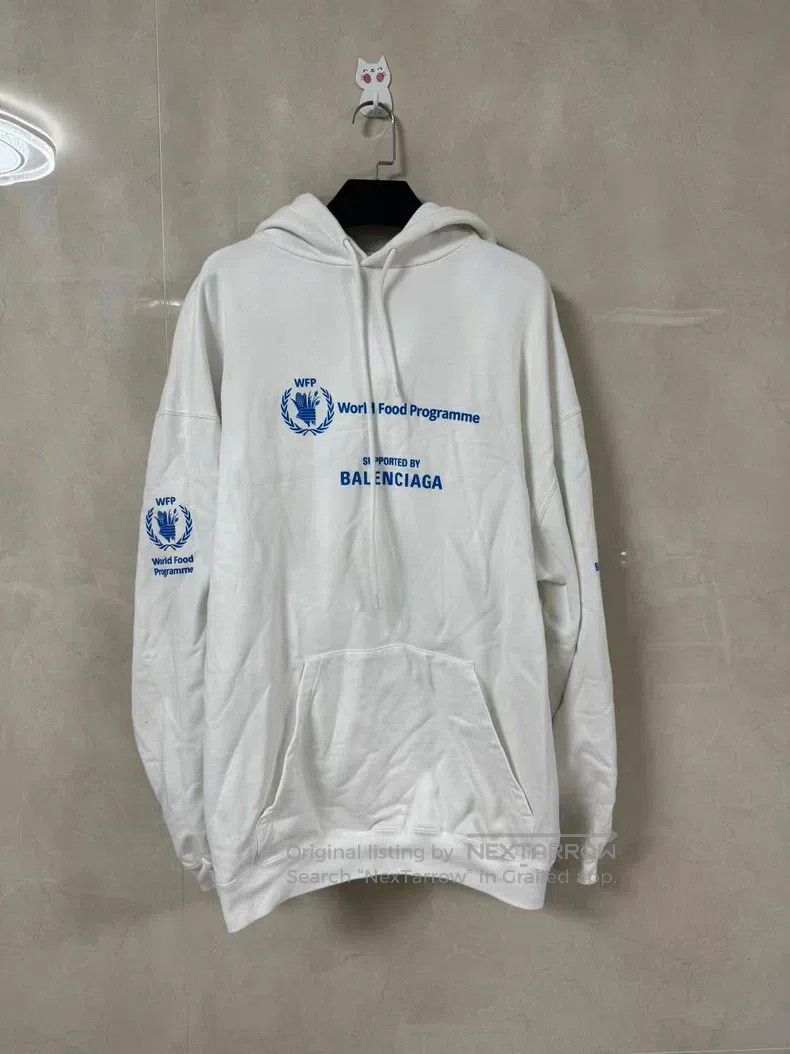 Balenciaga Balenciaga Grain Print Letter Hoodie Size US S / EU 44-46 / 1 - 1 Thumbnail