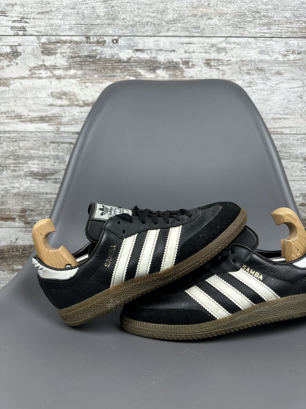 Adidas Women’s Vintage Adidas Samba Sneakers y2k rare size 38,5 Size US 6 / IT 36 - 5 Thumbnail