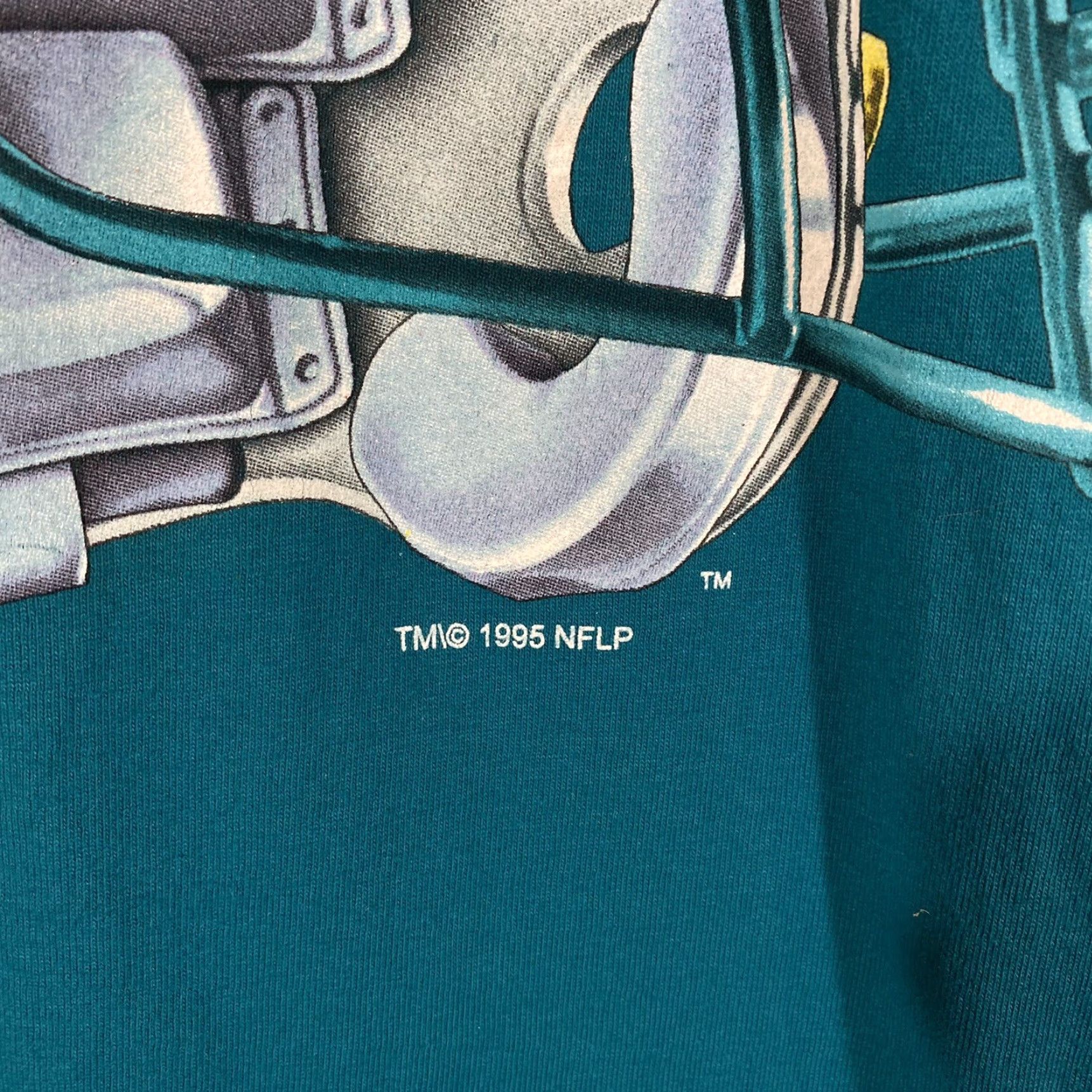 Starter VINTAGE Starter Miami Dolphins T-Shirt XL Crew Neck Men 1990s NFL Football Graphic Print Gray Cotton Shirts Mens 90s Sports Size US XL / EU 56 / 4 - 4 Thumbnail