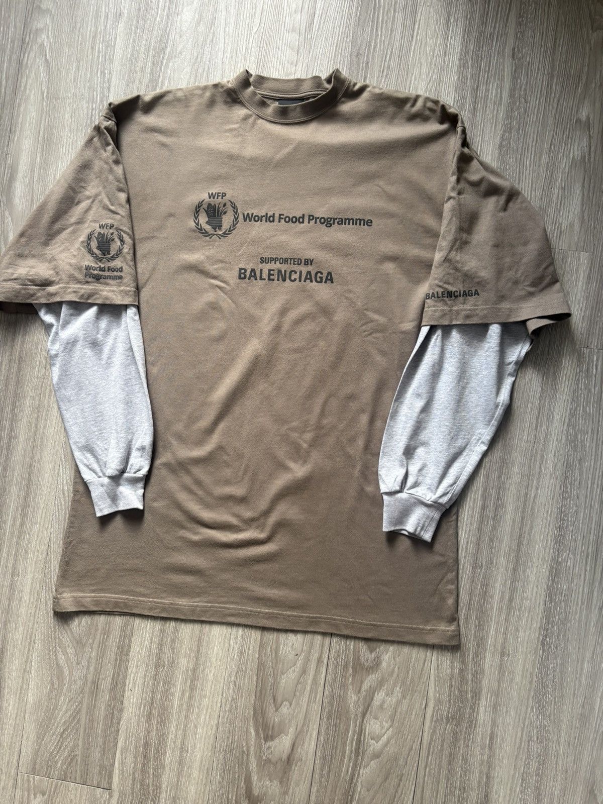 バレンシアガ　ワールドフード　ロングTシャツ バレンシアガ ワールドフード ロングTシャツ