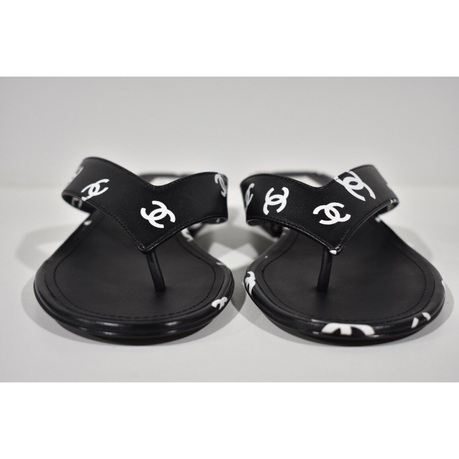 Chanel Chanel 22S Black White Printed Lambskin CC Logo Size US 10.5 / IT 40.5 - 4 Thumbnail