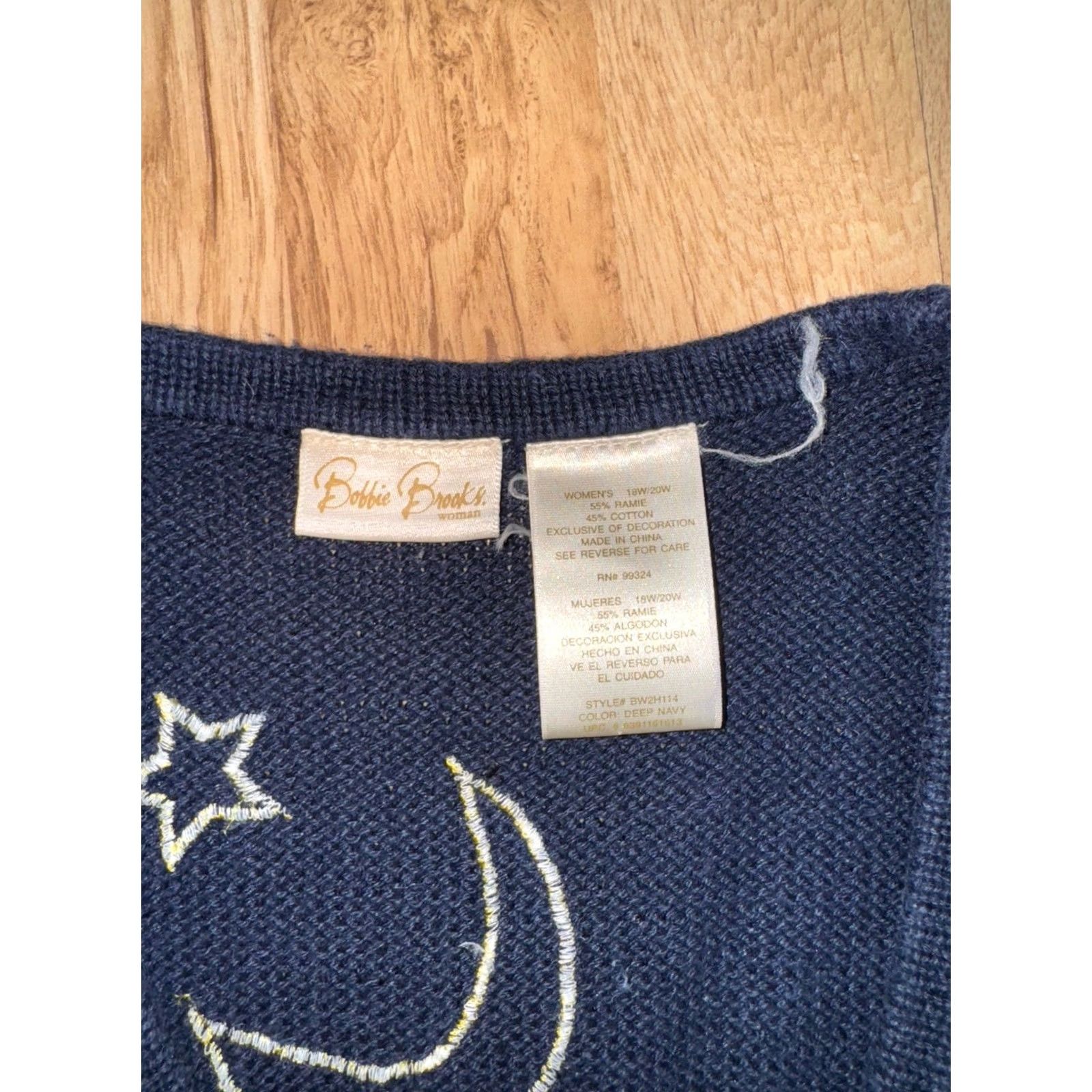 Vintage VINTAGE Bobbie Brooks Holiday Cardigan Vest Women's 18W/20W Blue Button Embroidered Size XXL / US 16-18 / IT 52-54 - 2 Thumbnail