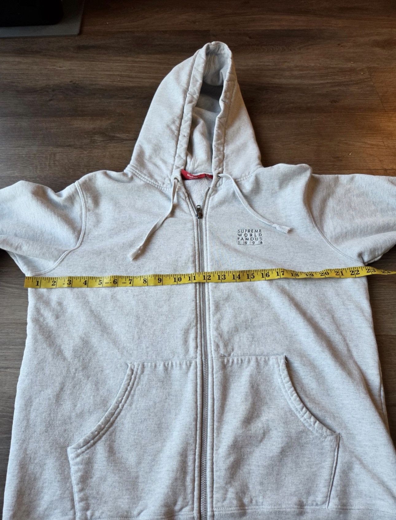 Supreme Supreme World Famous 1994 Light Grey Zip Up Size US M / EU 48-50 / 2 - 5 Thumbnail