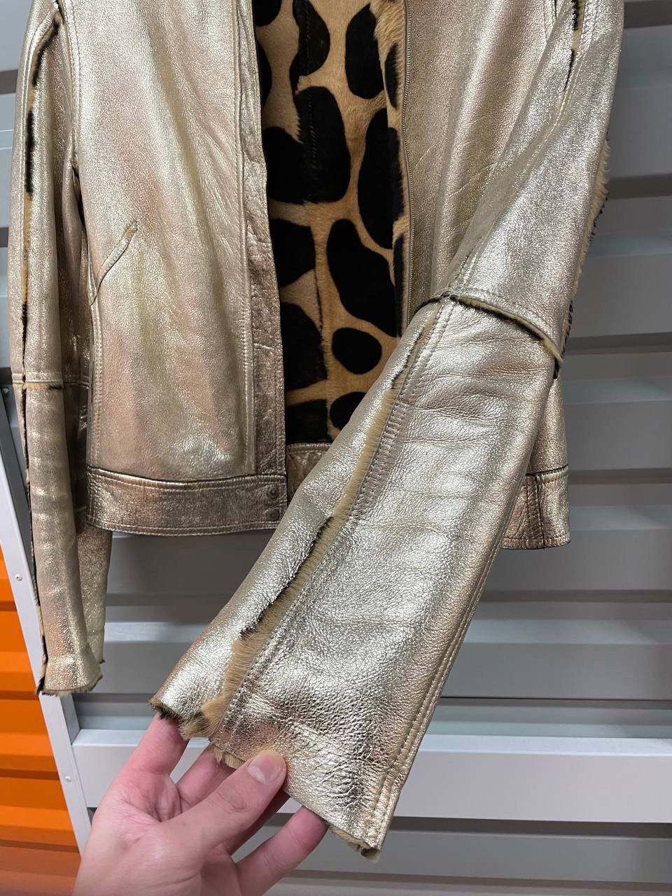 Versace 🔥Rare Vintage Versus Versace Gold Leopard Leather Jacket Size M / US 6-8 / IT 42-44 - 4 Thumbnail