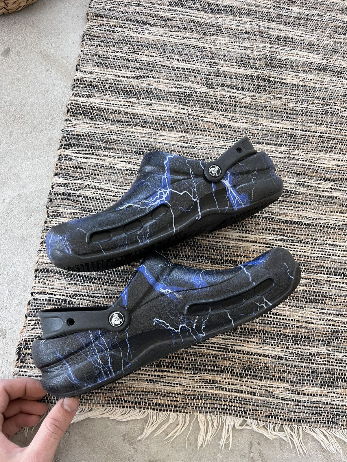 Crocs Vintage Crocs Bistro Clog Black Lightning Bolts Y2K Size US 10 / EU 43 - 8 Thumbnail
