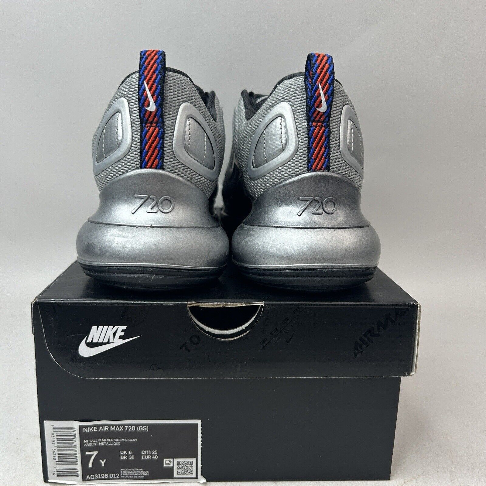 Nike Nike Air Max 720 GS “Metallic Silver” 2024 Size US 8.5 / IT 38.5 - 4 Thumbnail