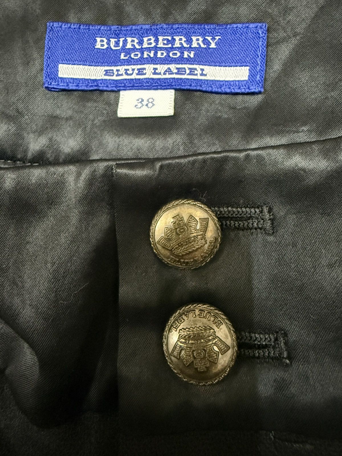 Burberry × Designer × Japanese Brand Burberry London Blue Label Wool Short Pants Size 28" / US 6 / IT 42 - 4 Thumbnail