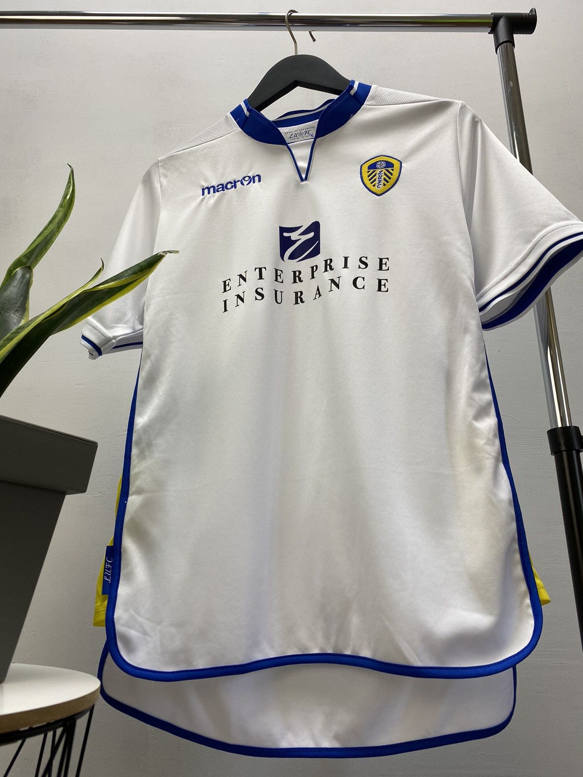 Macron × Vintage Leeds United 2013 2014 Home Soccer Jersey Size US S / EU 44-46 / 1 - 21 Thumbnail