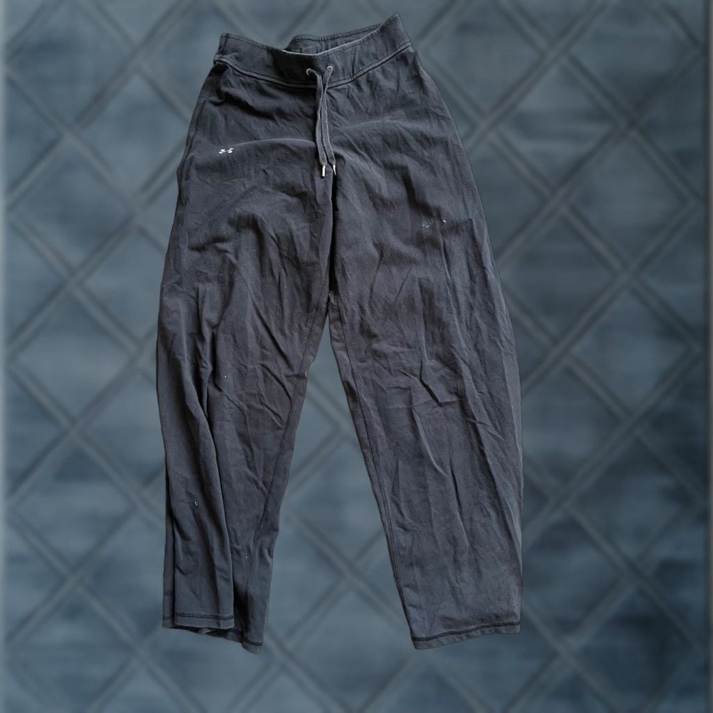 Under Armour Under Armour Sweatpants Women’s Size S Black Winter Fall Coldgear Pants Size 28" / US 6 / IT 42 - 1 Thumbnail