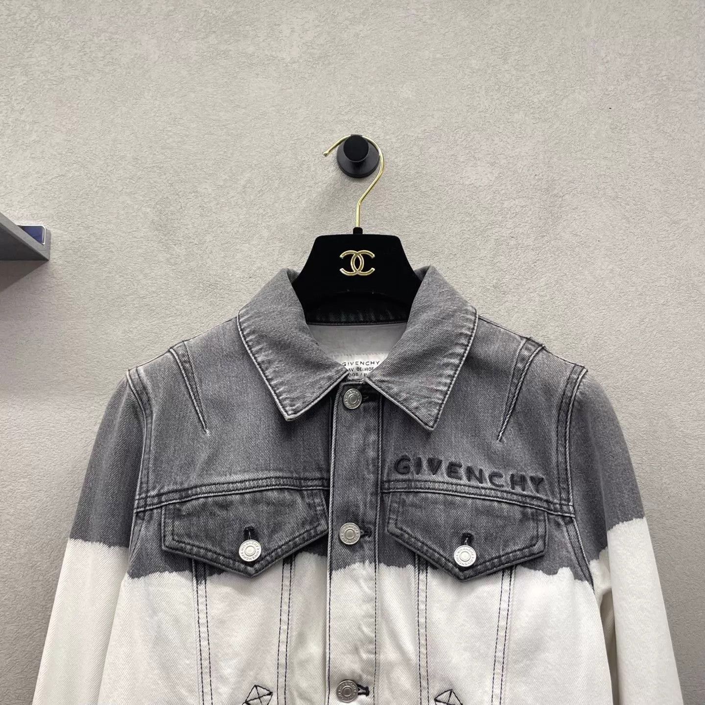 Givenchy Givenchy gray/white colorblock logo denim jacket Size XXS / US 00 / IT 34 - 4 Thumbnail