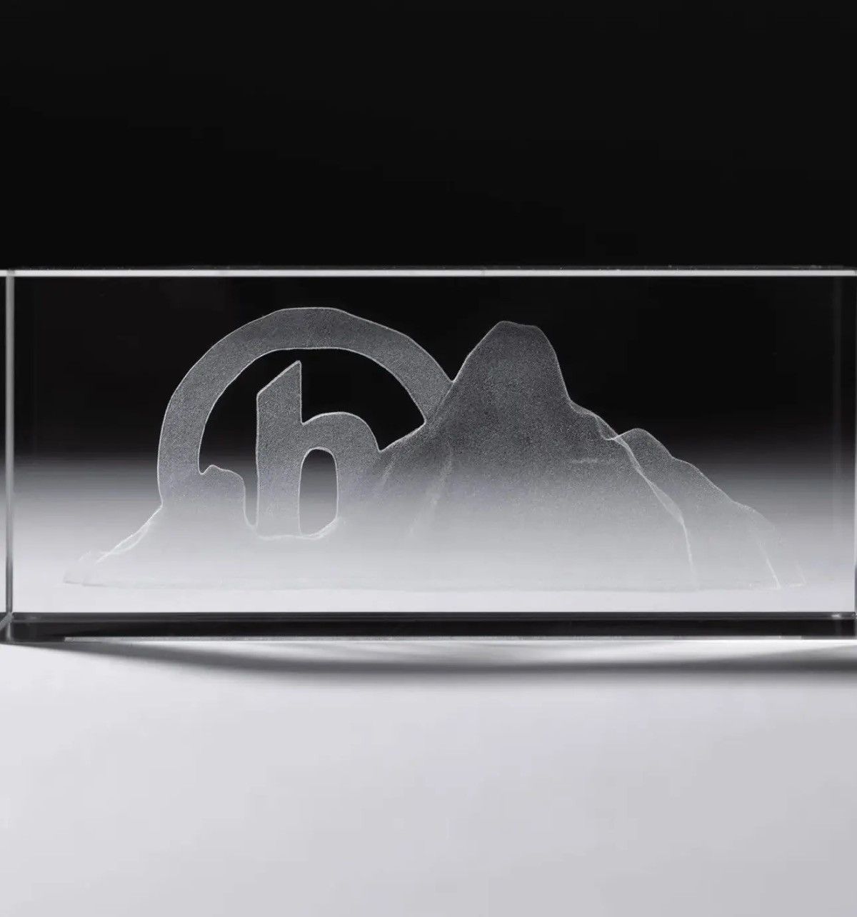 HIDDEN Hidden NY Mountain Crystal Paperweight Size ONE SIZE - 1 Thumbnail