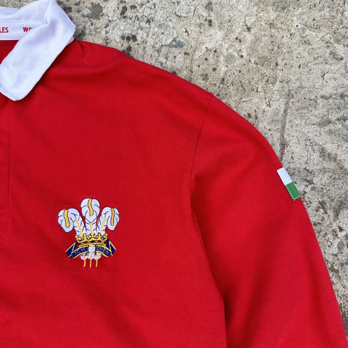 Vintage Vintage Long-sleeve T-shirts Wales Rugby Sport-wear Y2K 00s Size US M / EU 48-50 / 2 - 6 Thumbnail