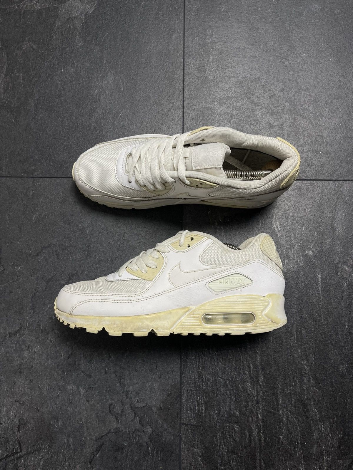 Vintage NIKE AIR MAX 90 WHITE LOW TOP SNEAKERS Size US 7 / EU 40 - 8 Thumbnail