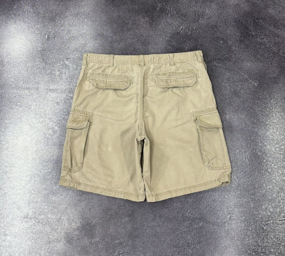 Izod Vintage IZOD Military Style Wide-Leg Y2K Hype Cargo Shorts Size US 38 / EU 54 - 2 Thumbnail