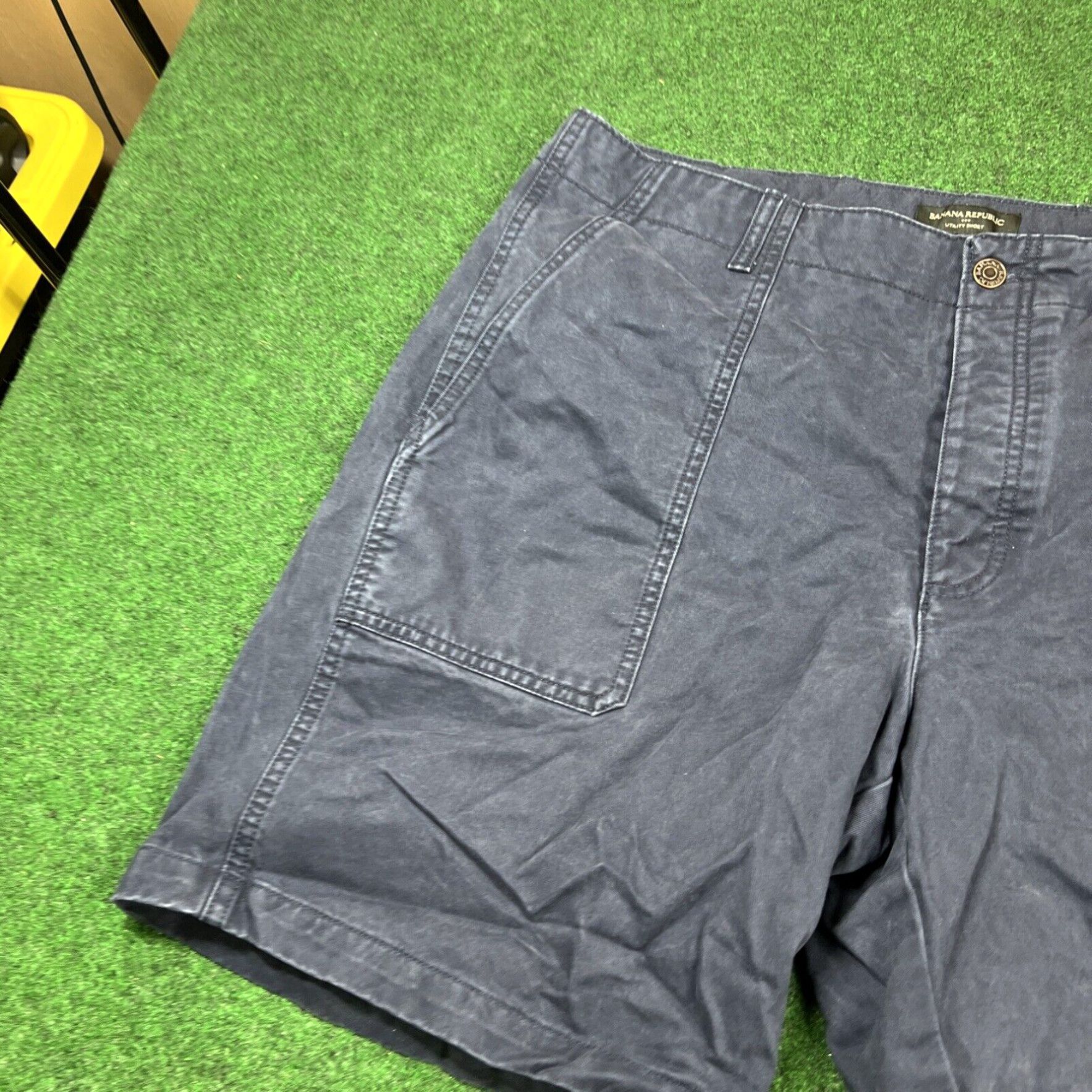 Banana Republic Banana Republic Utility Shorts Mens 38 Navy Khaki Cotton Utility Pockets Size US 38 / EU 54 - 3 Thumbnail