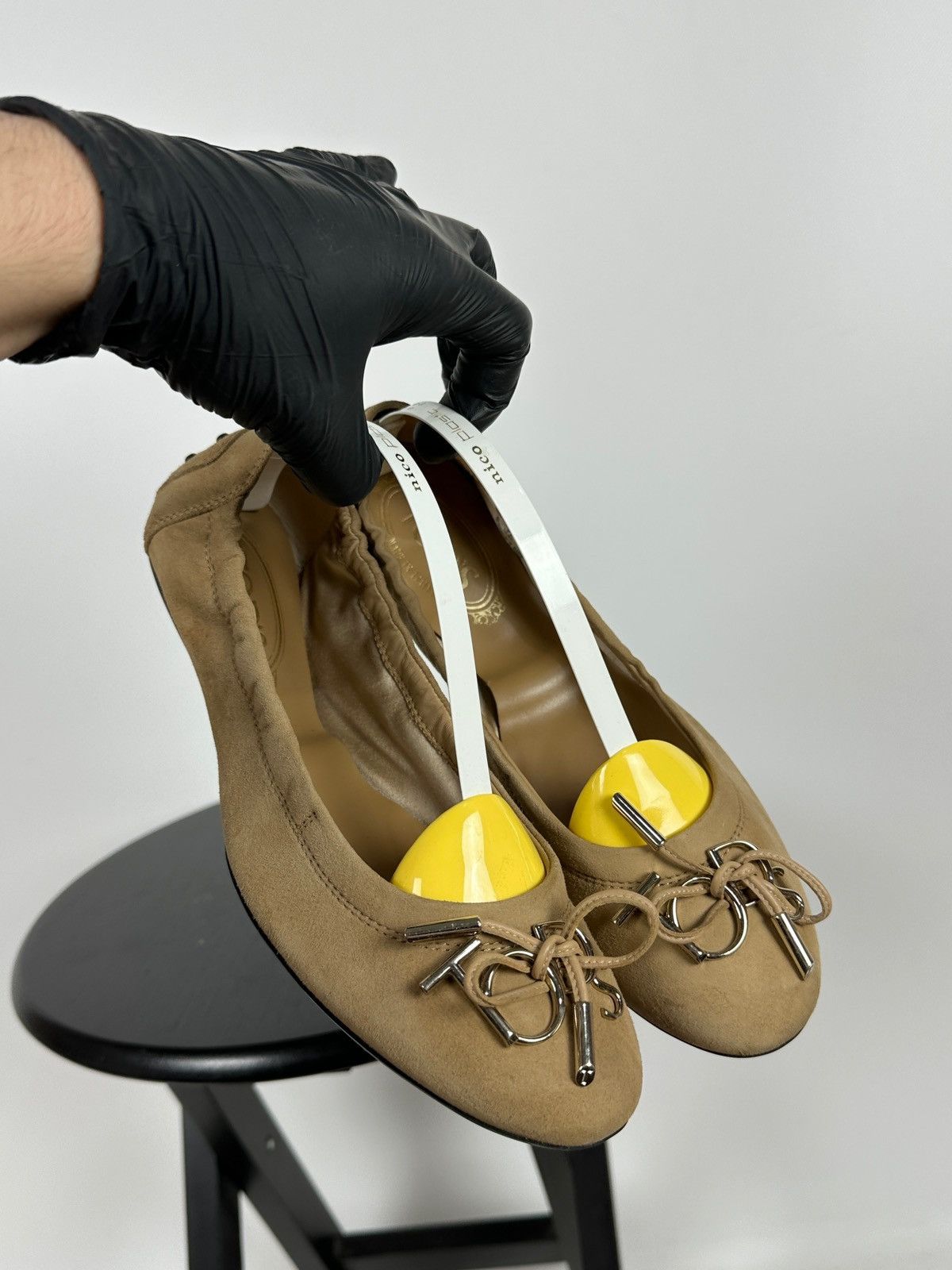 Tod's Tod’s Beige Suede Ballet Flats Size US 8.5 / IT 38.5 - 1 Thumbnail