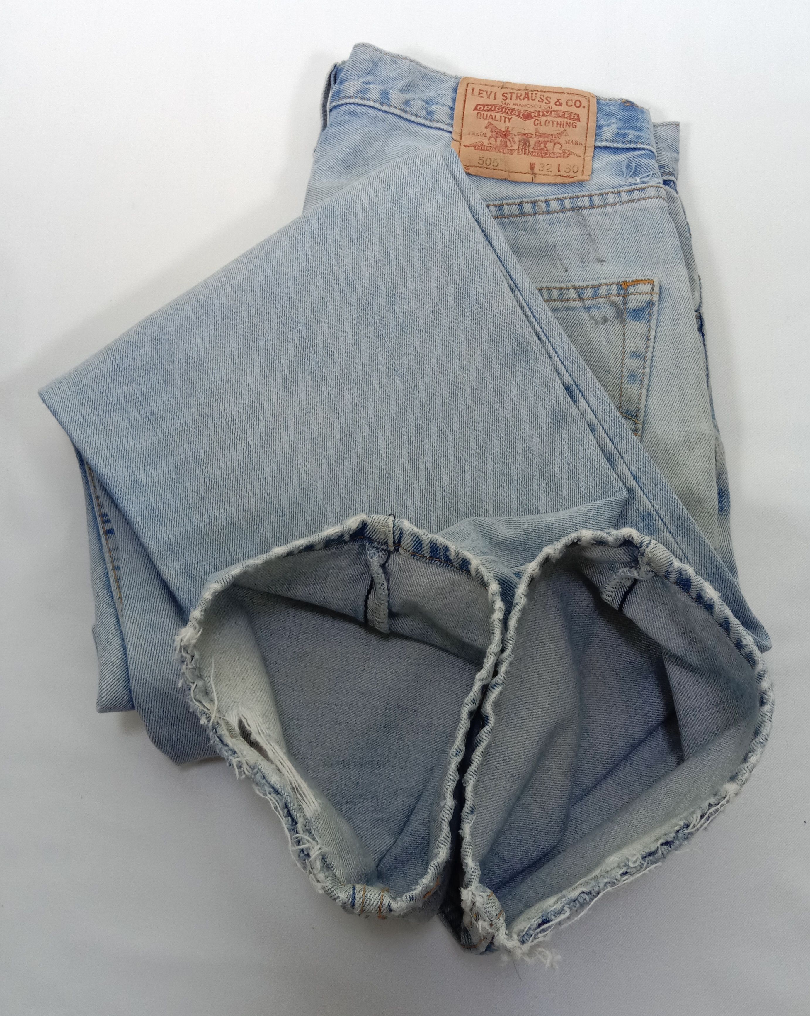 Levi's Vintage Levi's 505 Jeans Light Wash Distressed Denim Size US 32 / EU 48 - 14 Thumbnail