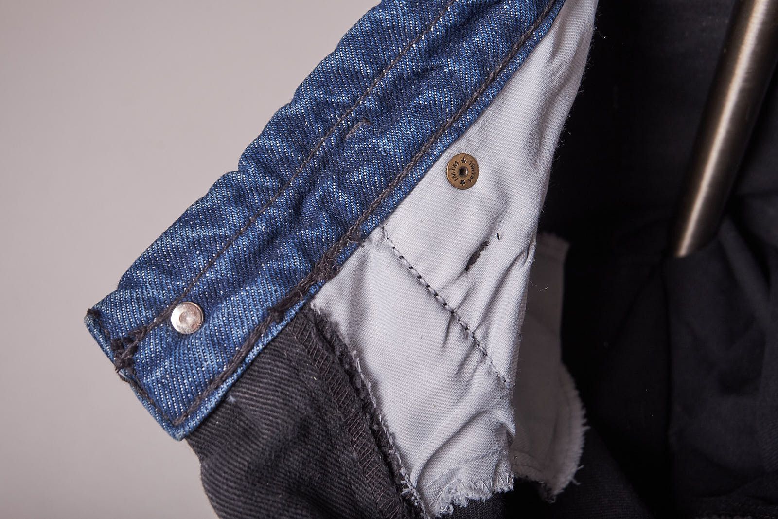 Rusty 1990s Deadstock Rusty Black Jeans With Blue Trim Size US 26 / EU 42 - 9 Thumbnail