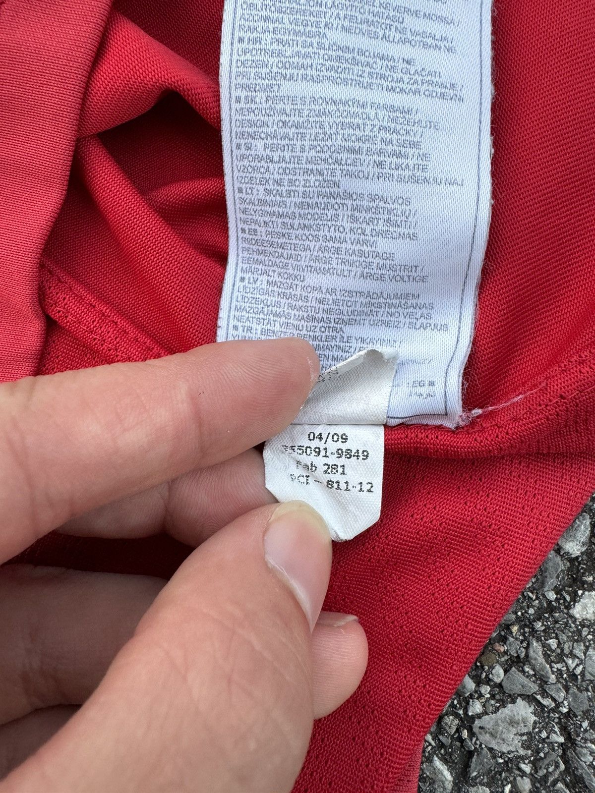 Nike Nike Manchester United F.C Football Jersey vintage logo Size US L / EU 52-54 / 3 - 7 Thumbnail